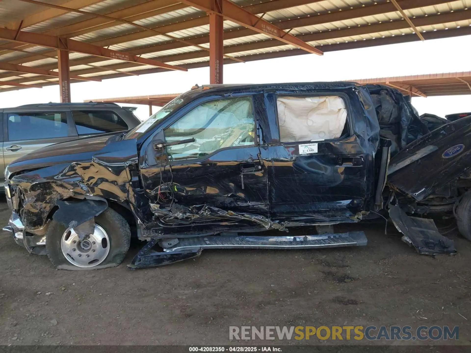 13 Photograph of a damaged car 1FT8W3DT7KEE31612 FORD F-350 2019