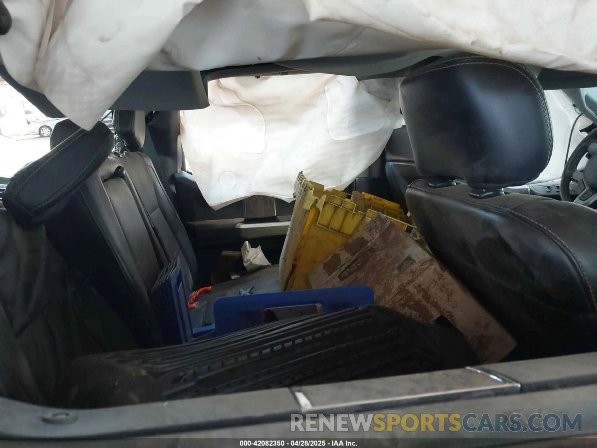 8 Photograph of a damaged car 1FT8W3DT7KEE31612 FORD F-350 2019