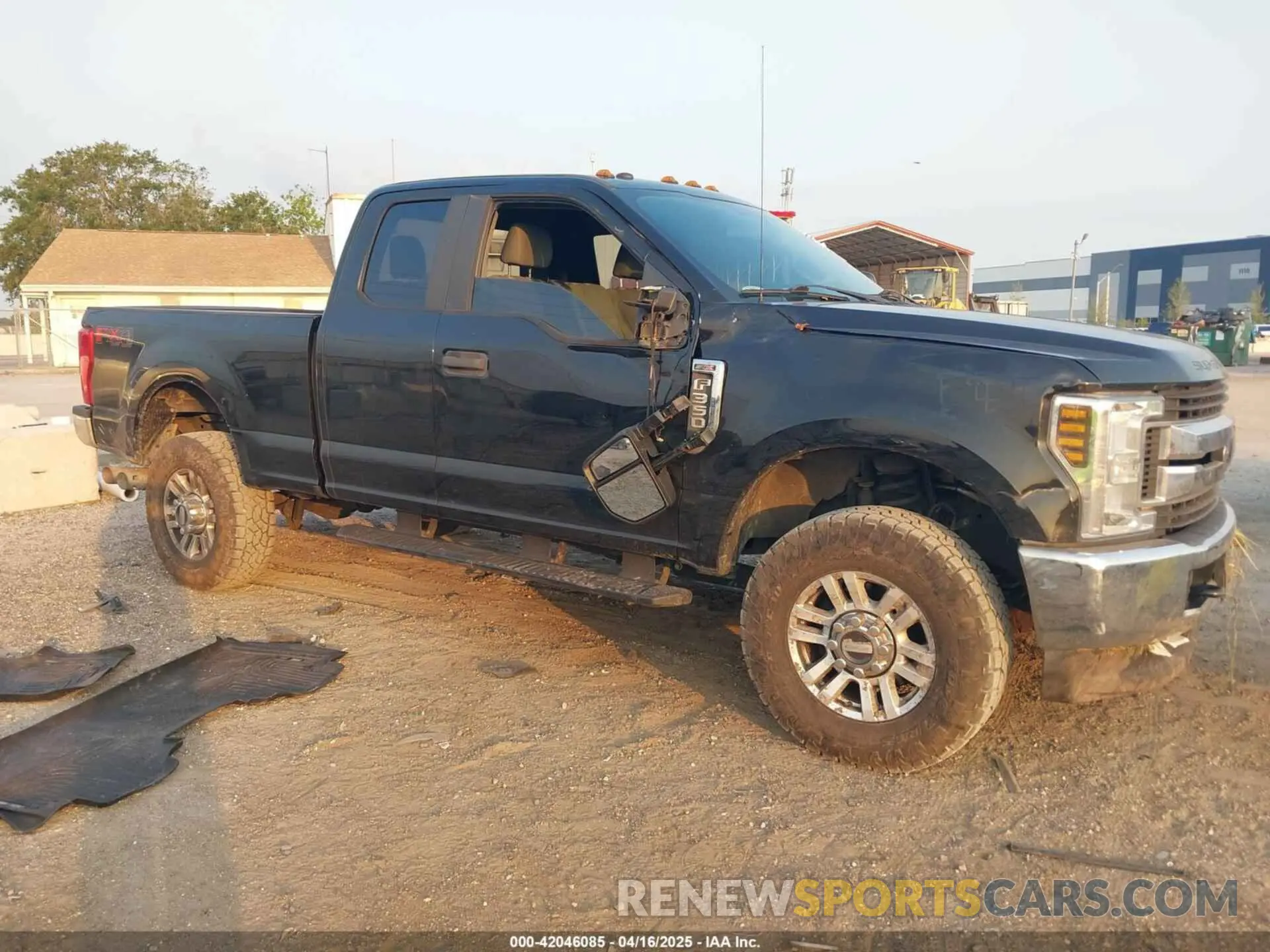 1 Photograph of a damaged car 1FT8X3BT8KED51042 FORD F-350 2019