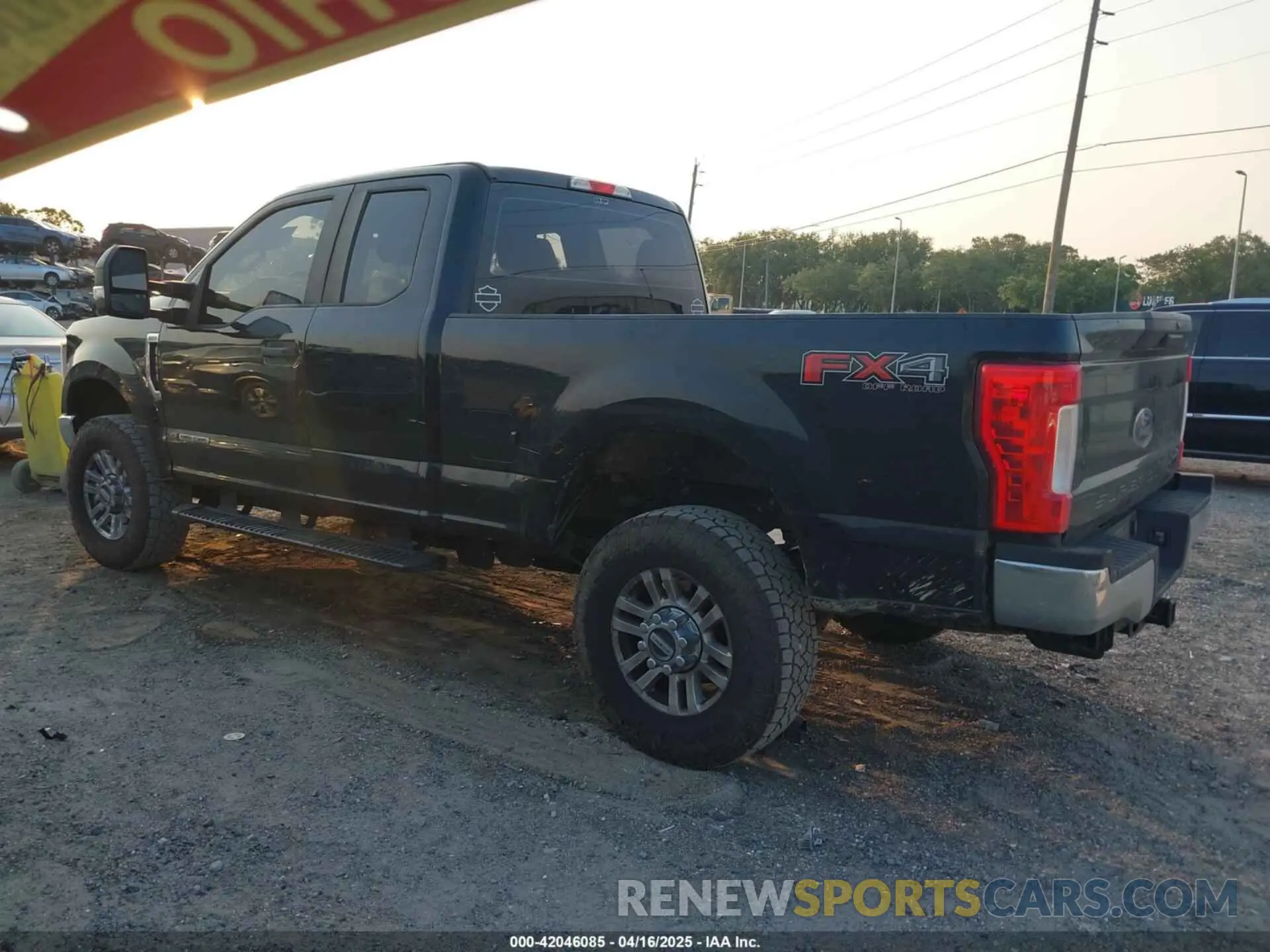 3 Photograph of a damaged car 1FT8X3BT8KED51042 FORD F-350 2019