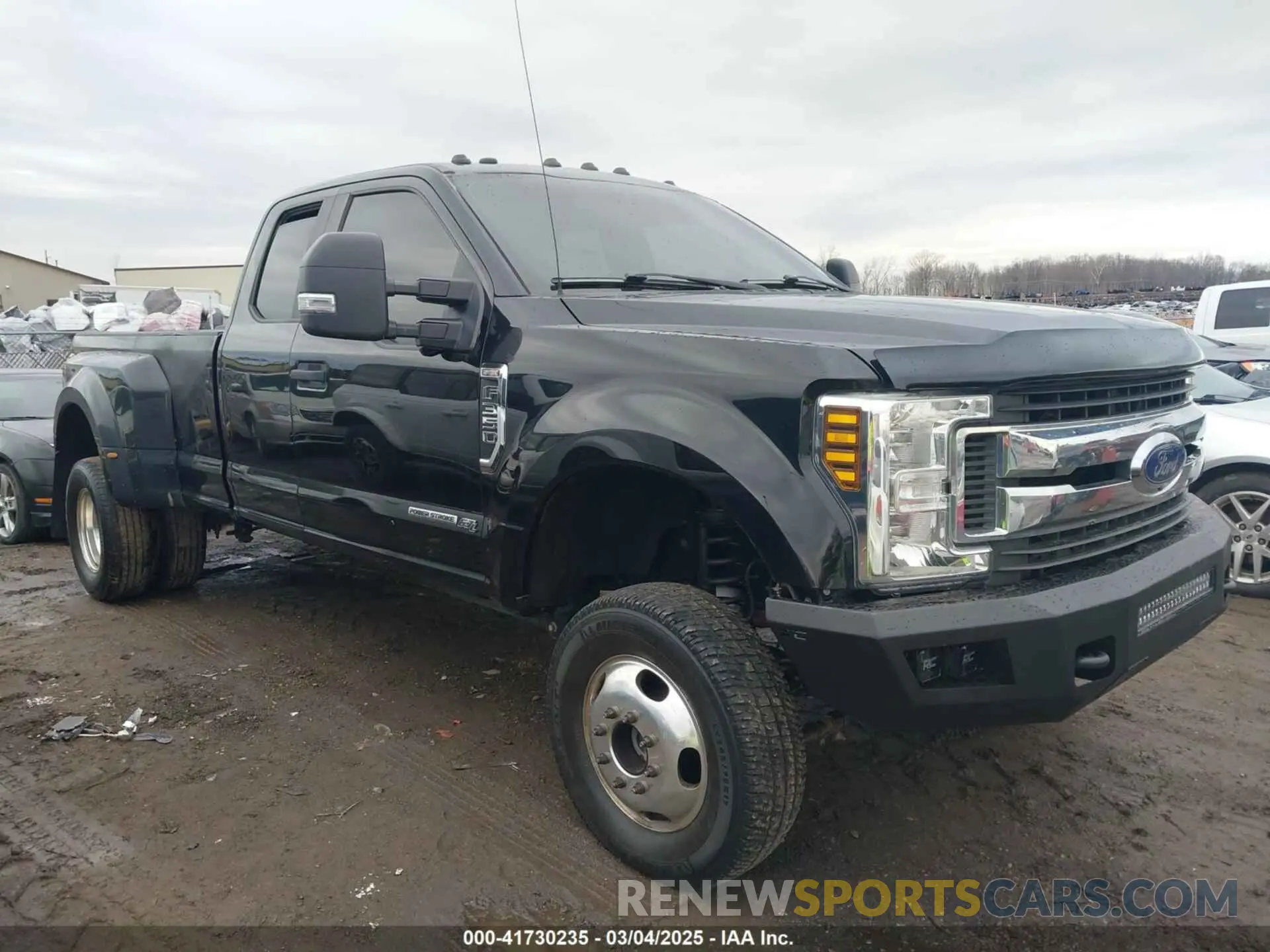 1 Photograph of a damaged car 1FT8X3DT2KEF00736 FORD F-350 2019