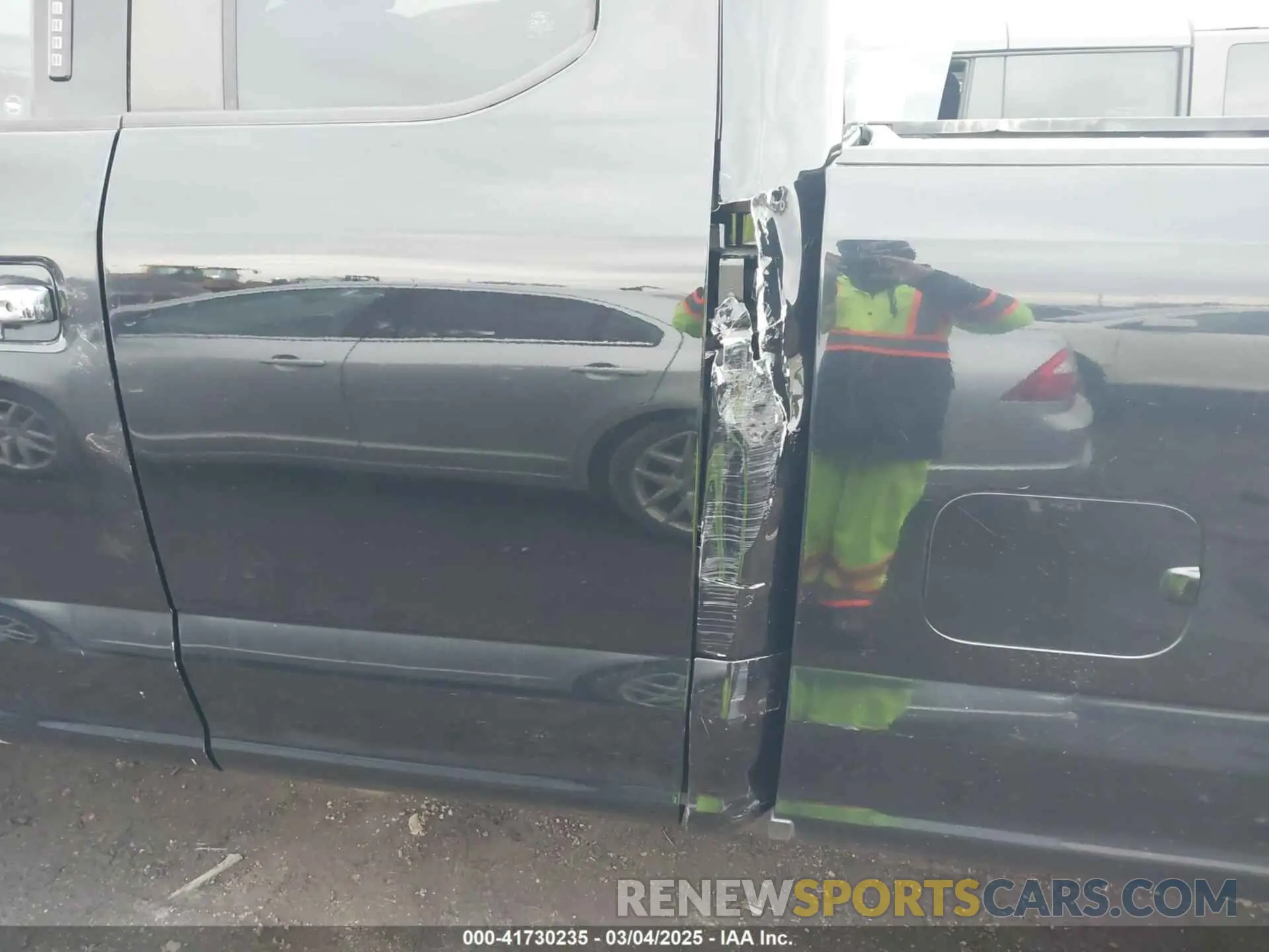 11 Photograph of a damaged car 1FT8X3DT2KEF00736 FORD F-350 2019