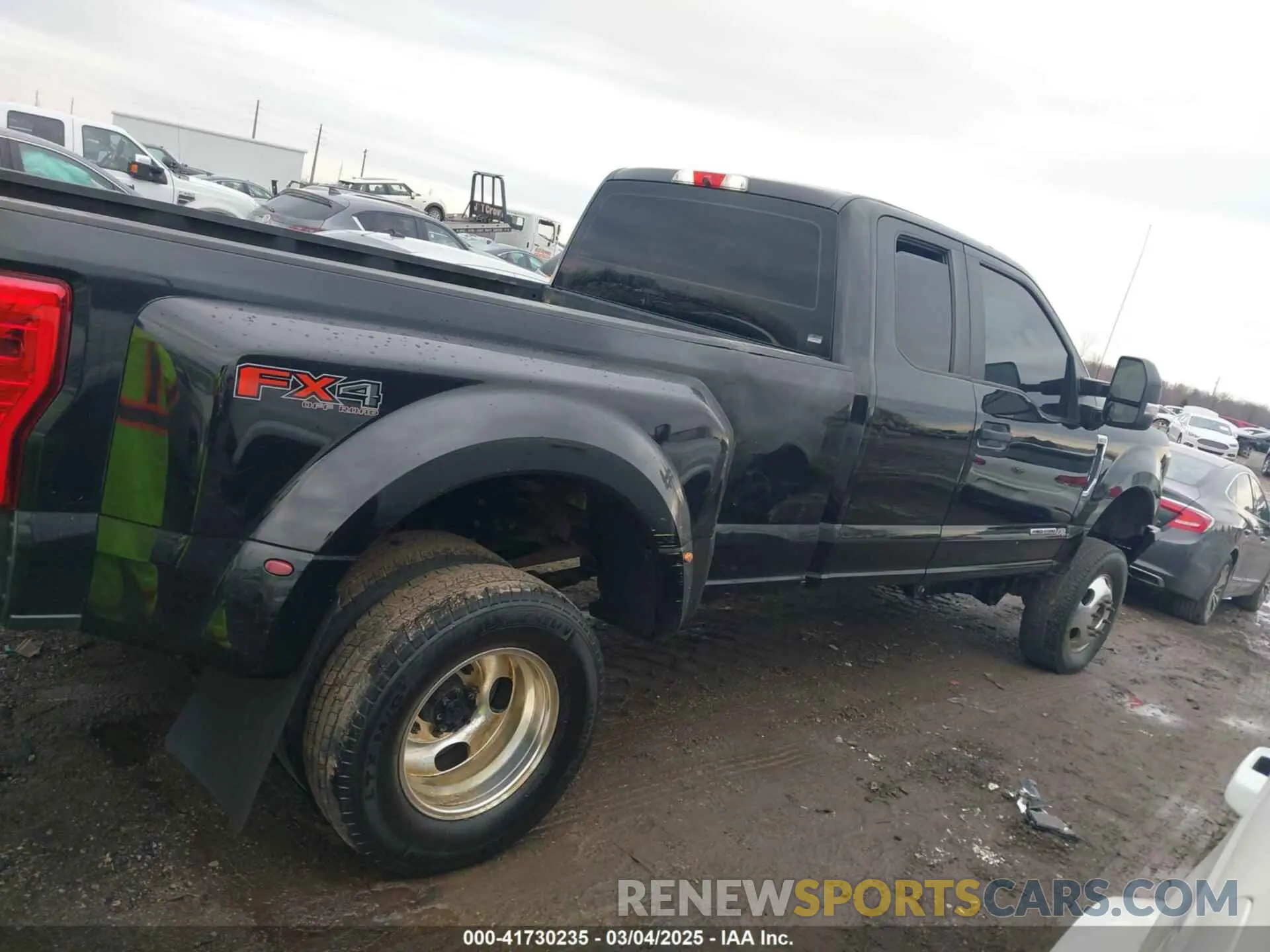 13 Photograph of a damaged car 1FT8X3DT2KEF00736 FORD F-350 2019