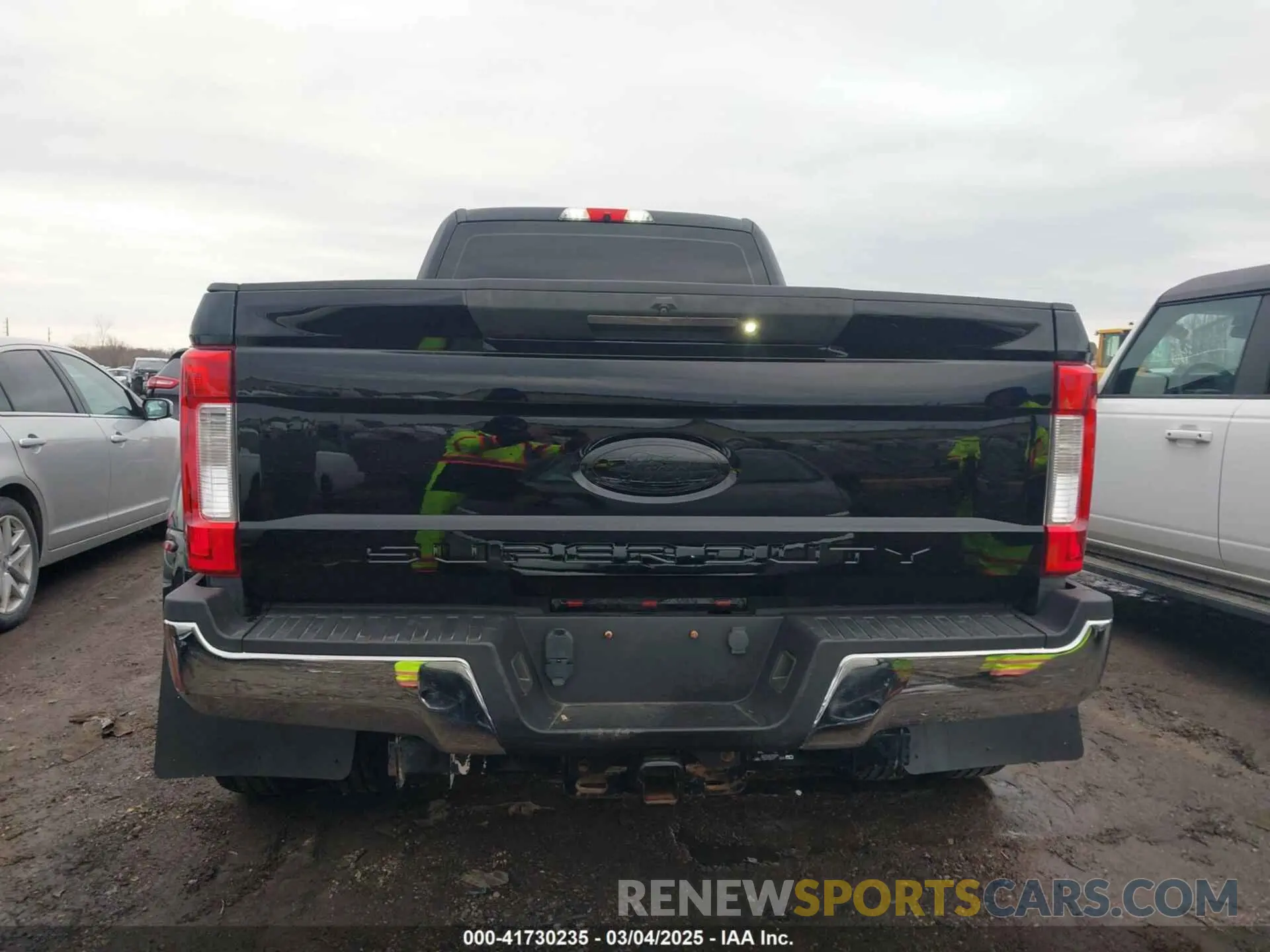 15 Photograph of a damaged car 1FT8X3DT2KEF00736 FORD F-350 2019