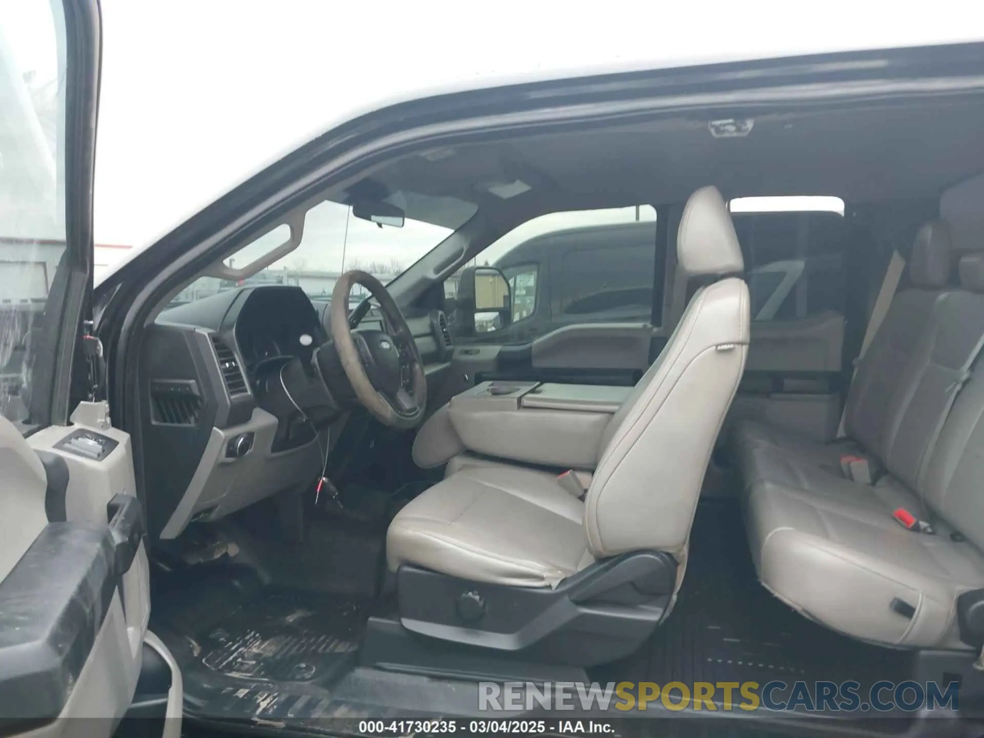 6 Photograph of a damaged car 1FT8X3DT2KEF00736 FORD F-350 2019