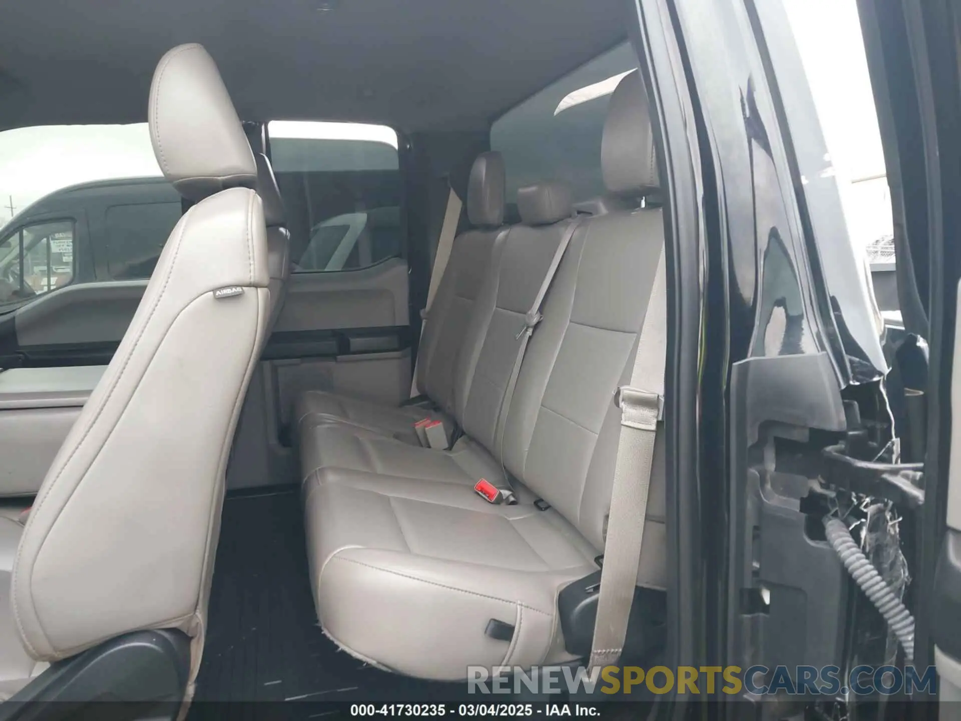 7 Photograph of a damaged car 1FT8X3DT2KEF00736 FORD F-350 2019