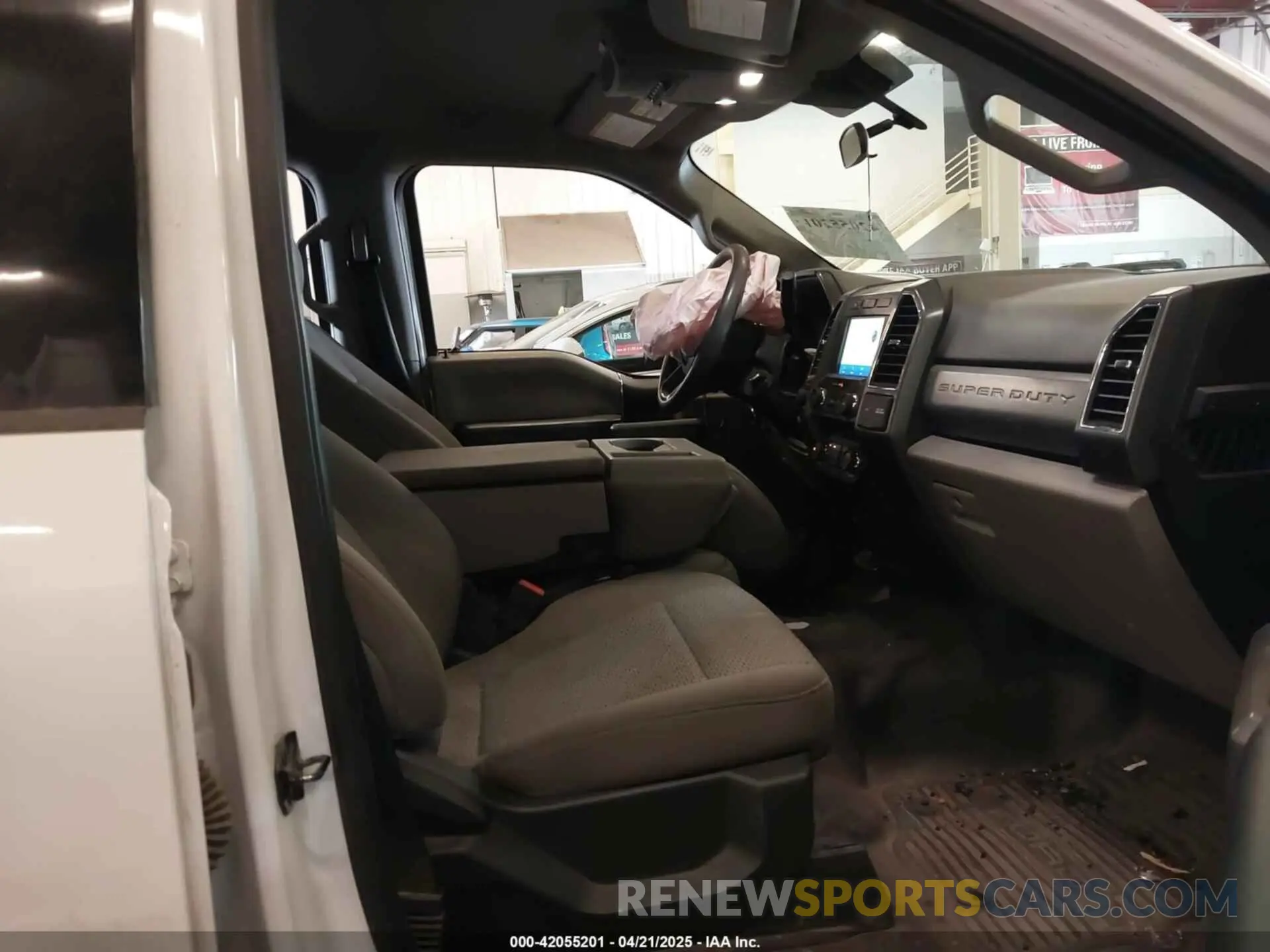 5 Photograph of a damaged car 1FT8W3B6XLEC94325 FORD F-350 2020