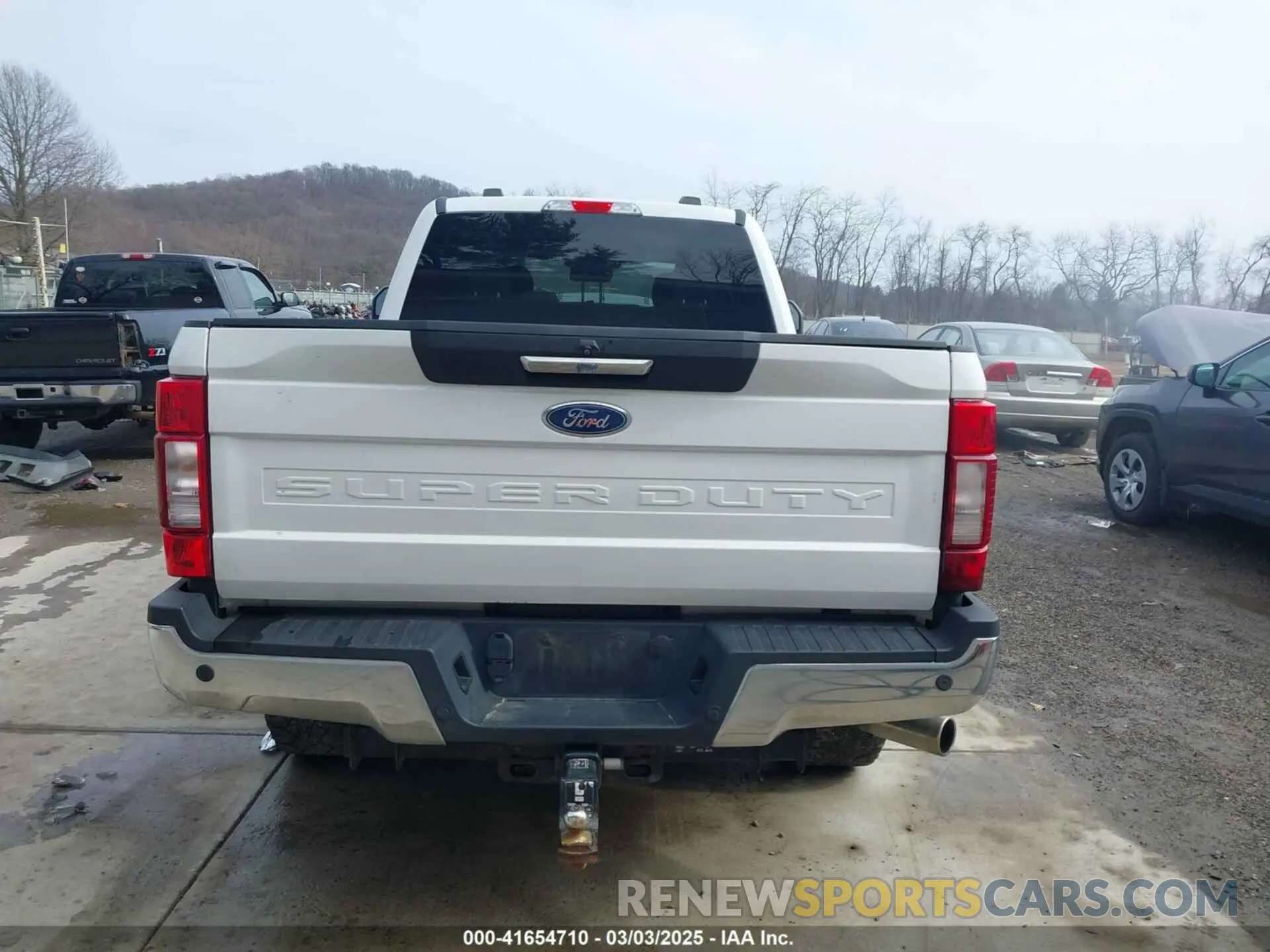 16 Photograph of a damaged car 1FT8W3BN5LED15508 FORD F-350 2020