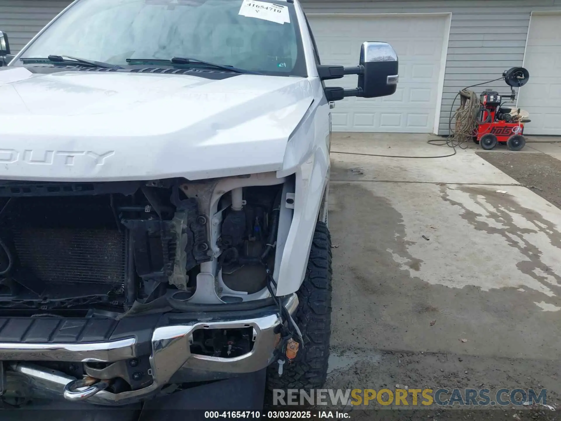 18 Photograph of a damaged car 1FT8W3BN5LED15508 FORD F-350 2020