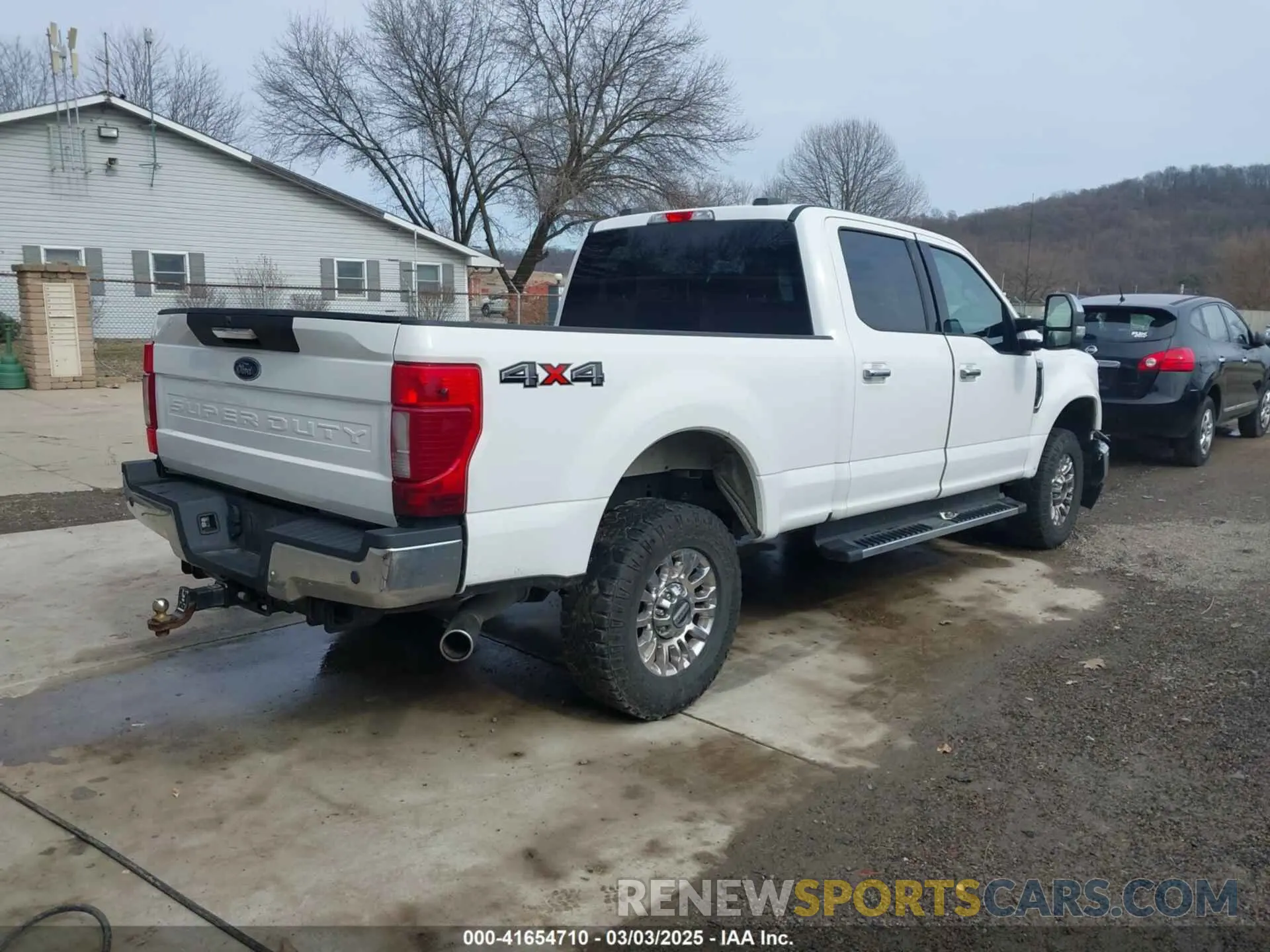 4 Photograph of a damaged car 1FT8W3BN5LED15508 FORD F-350 2020