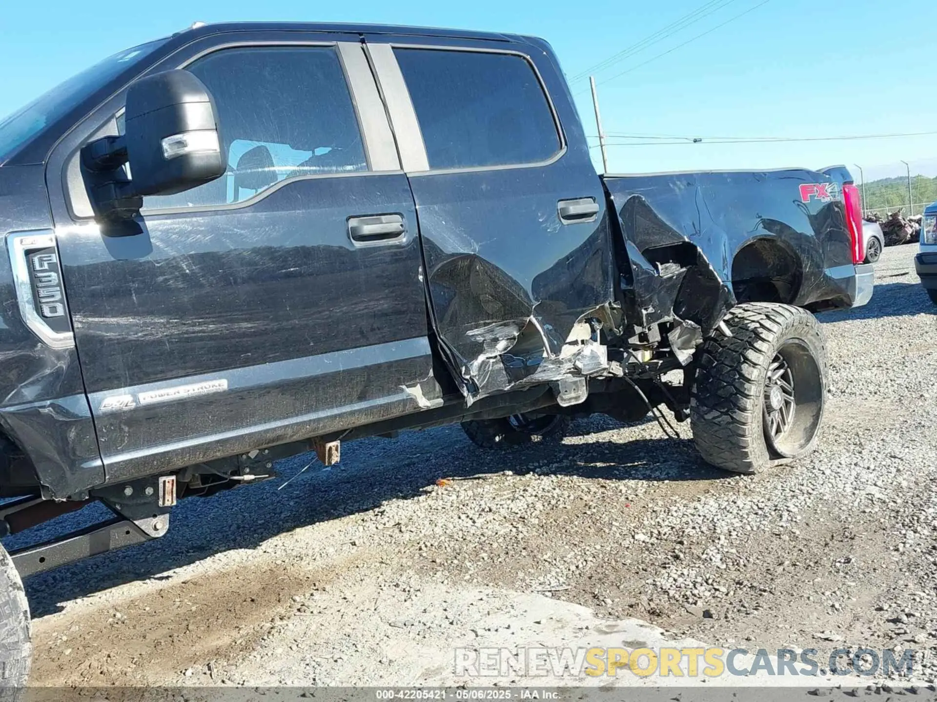11 Photograph of a damaged car 1FT8W3BT1LEC61428 FORD F-350 2020