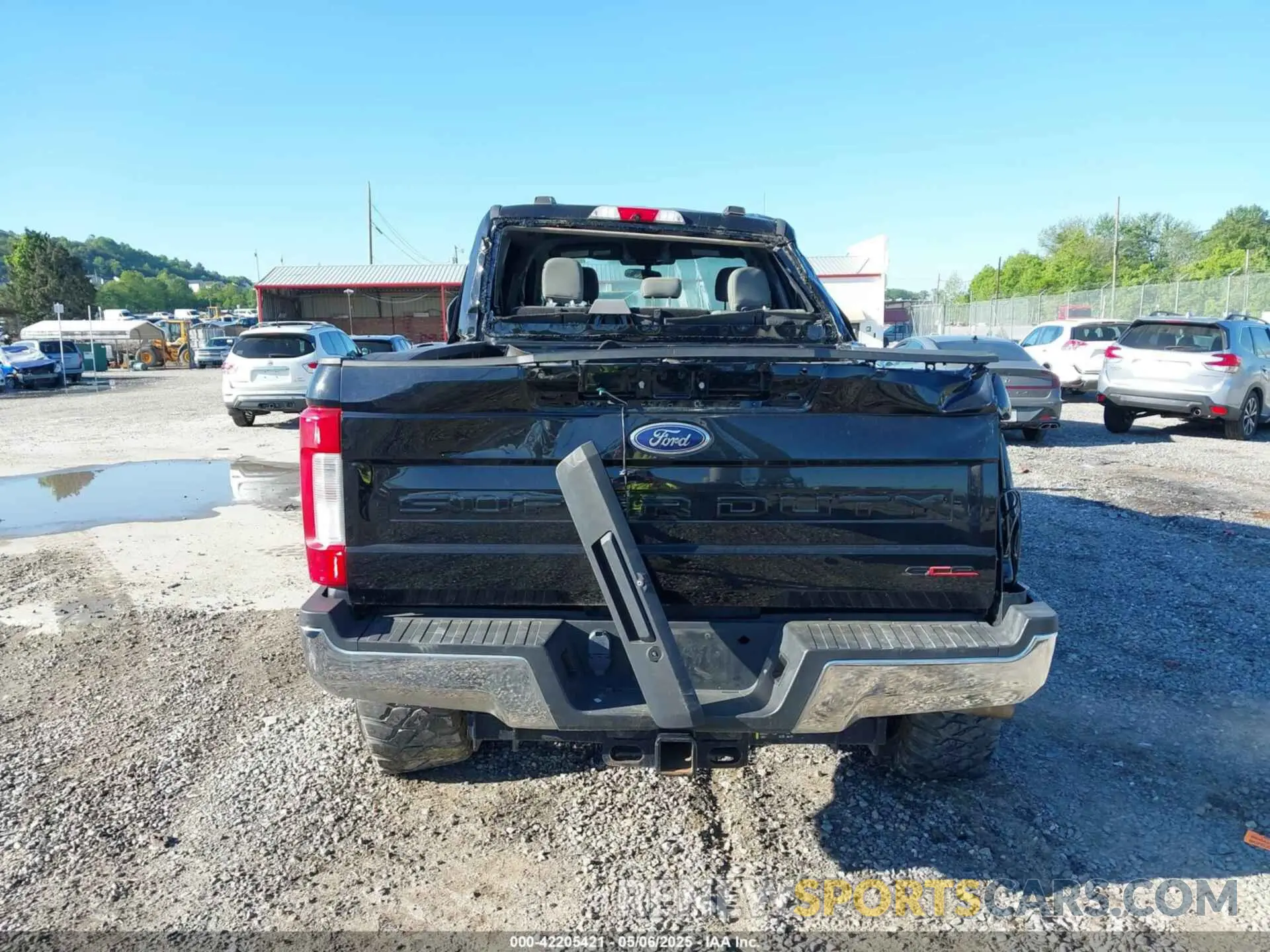 15 Photograph of a damaged car 1FT8W3BT1LEC61428 FORD F-350 2020