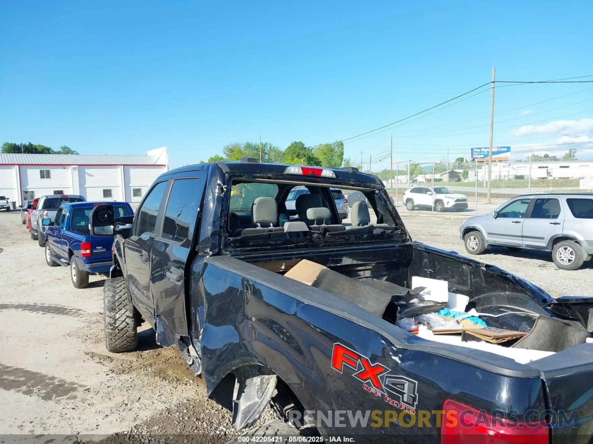 19 Photograph of a damaged car 1FT8W3BT1LEC61428 FORD F-350 2020