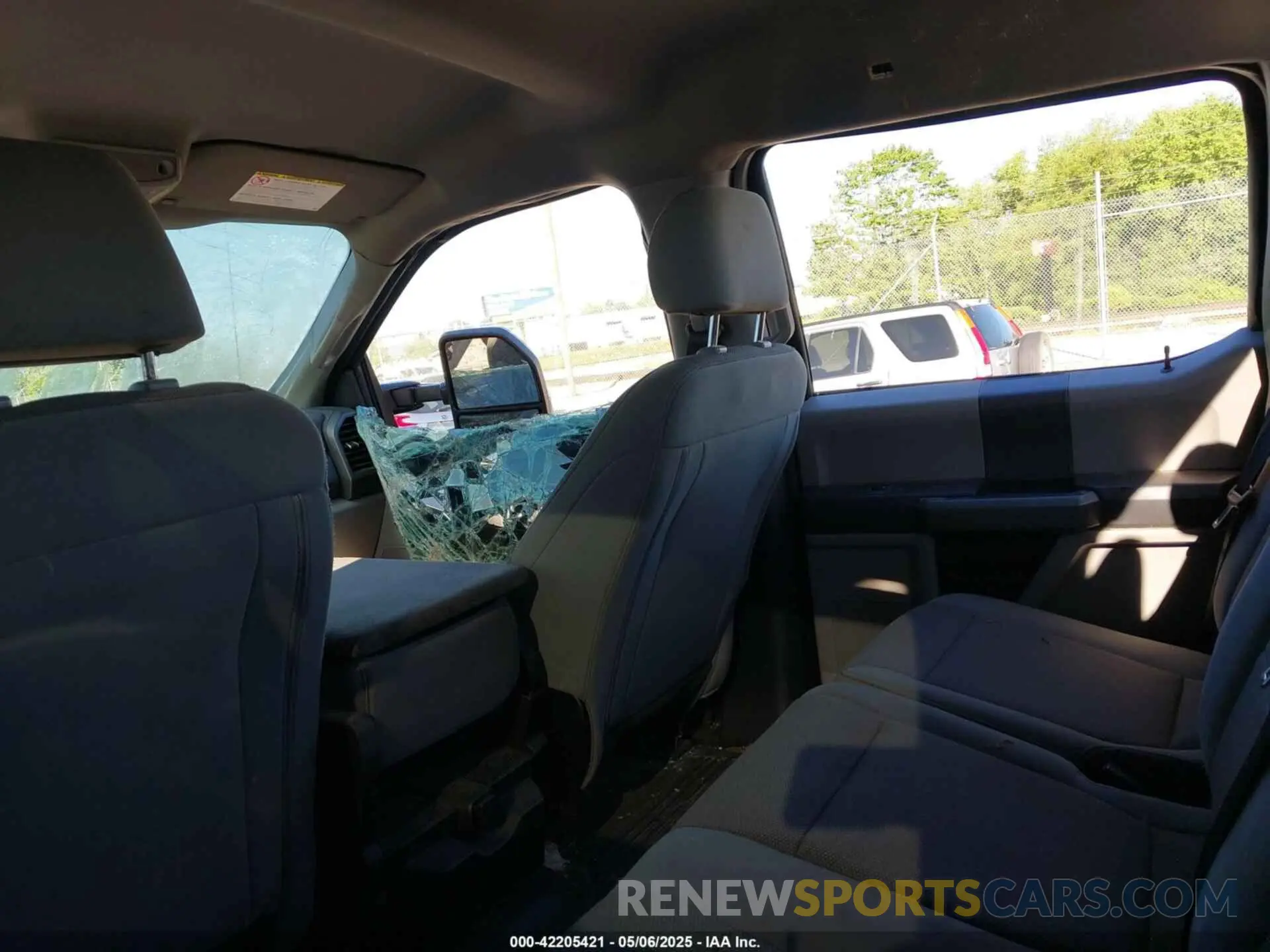7 Photograph of a damaged car 1FT8W3BT1LEC61428 FORD F-350 2020