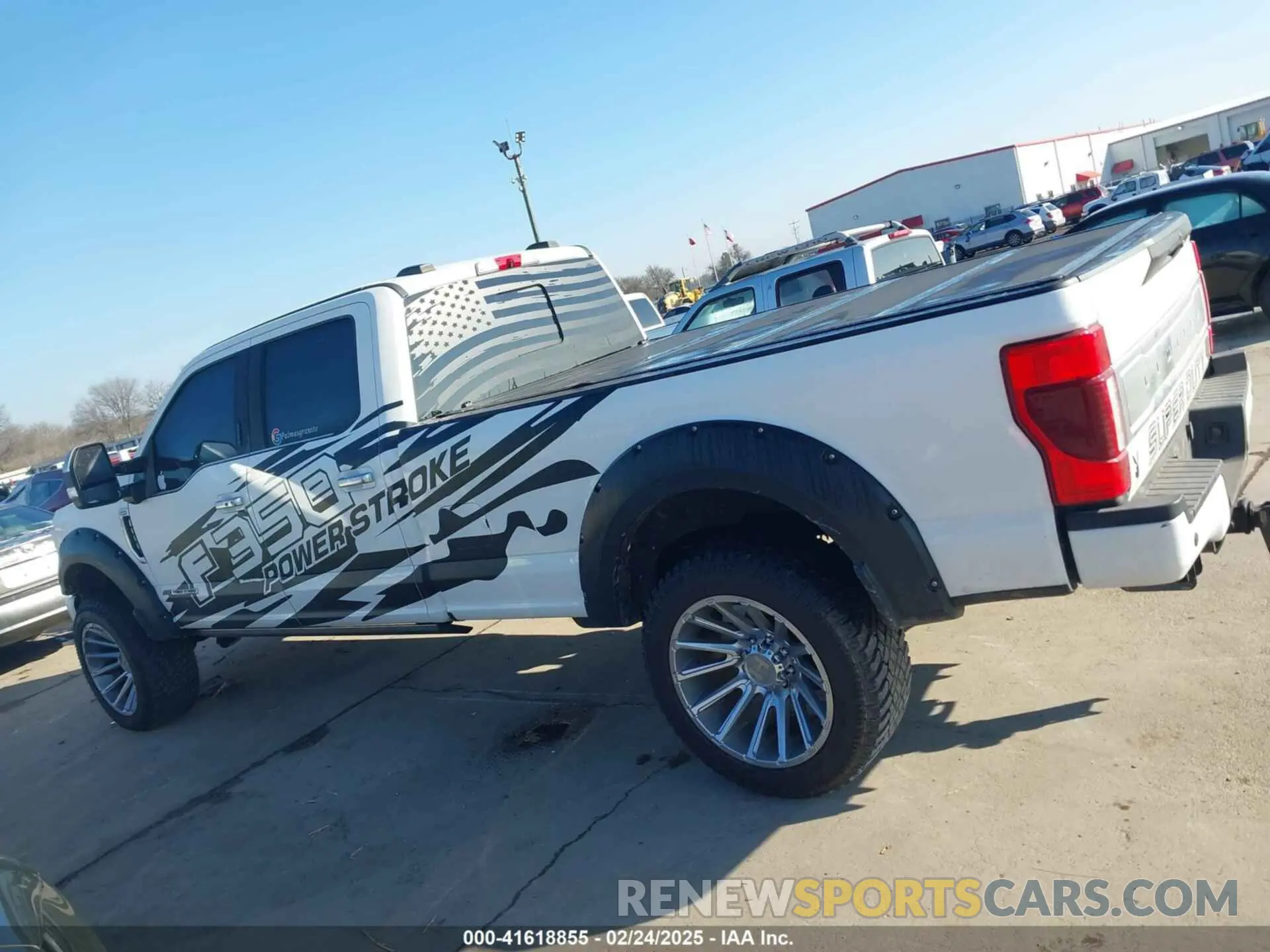 15 Photograph of a damaged car 1FT8W3BT1LEE14924 FORD F-350 2020