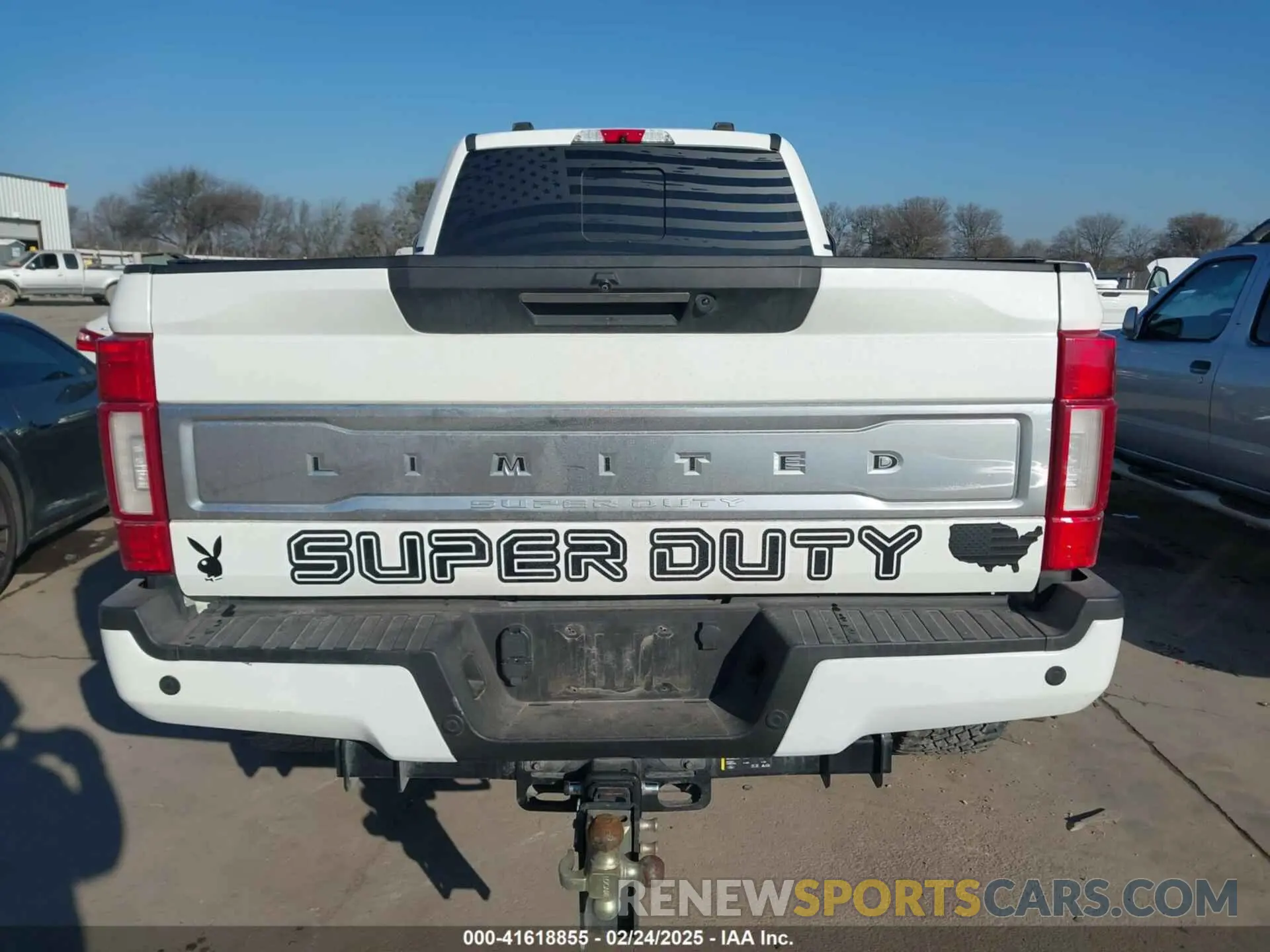 16 Photograph of a damaged car 1FT8W3BT1LEE14924 FORD F-350 2020