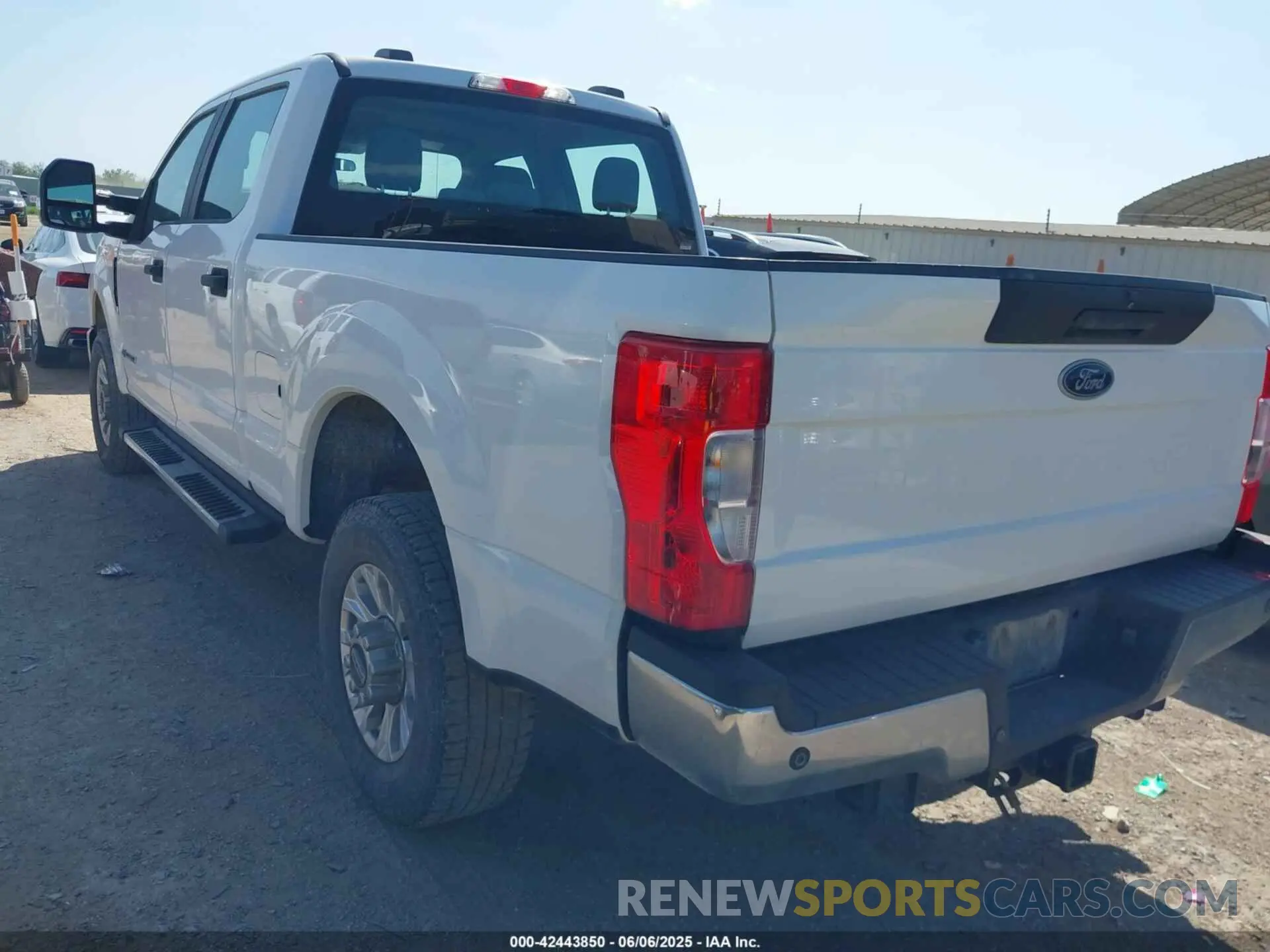 3 Photograph of a damaged car 1FT8W3BT4LED06622 FORD F-350 2020