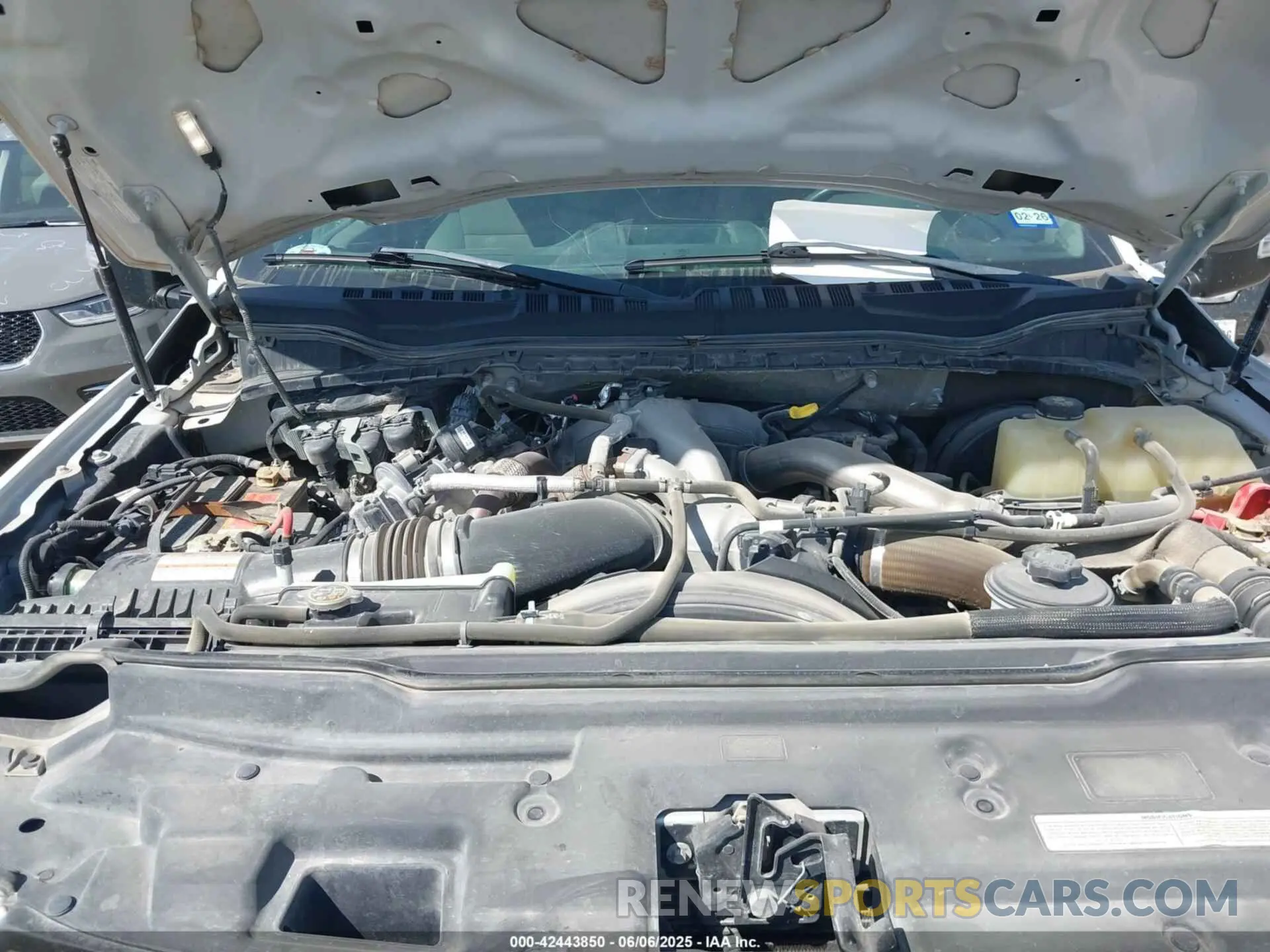9 Photograph of a damaged car 1FT8W3BT4LED06622 FORD F-350 2020