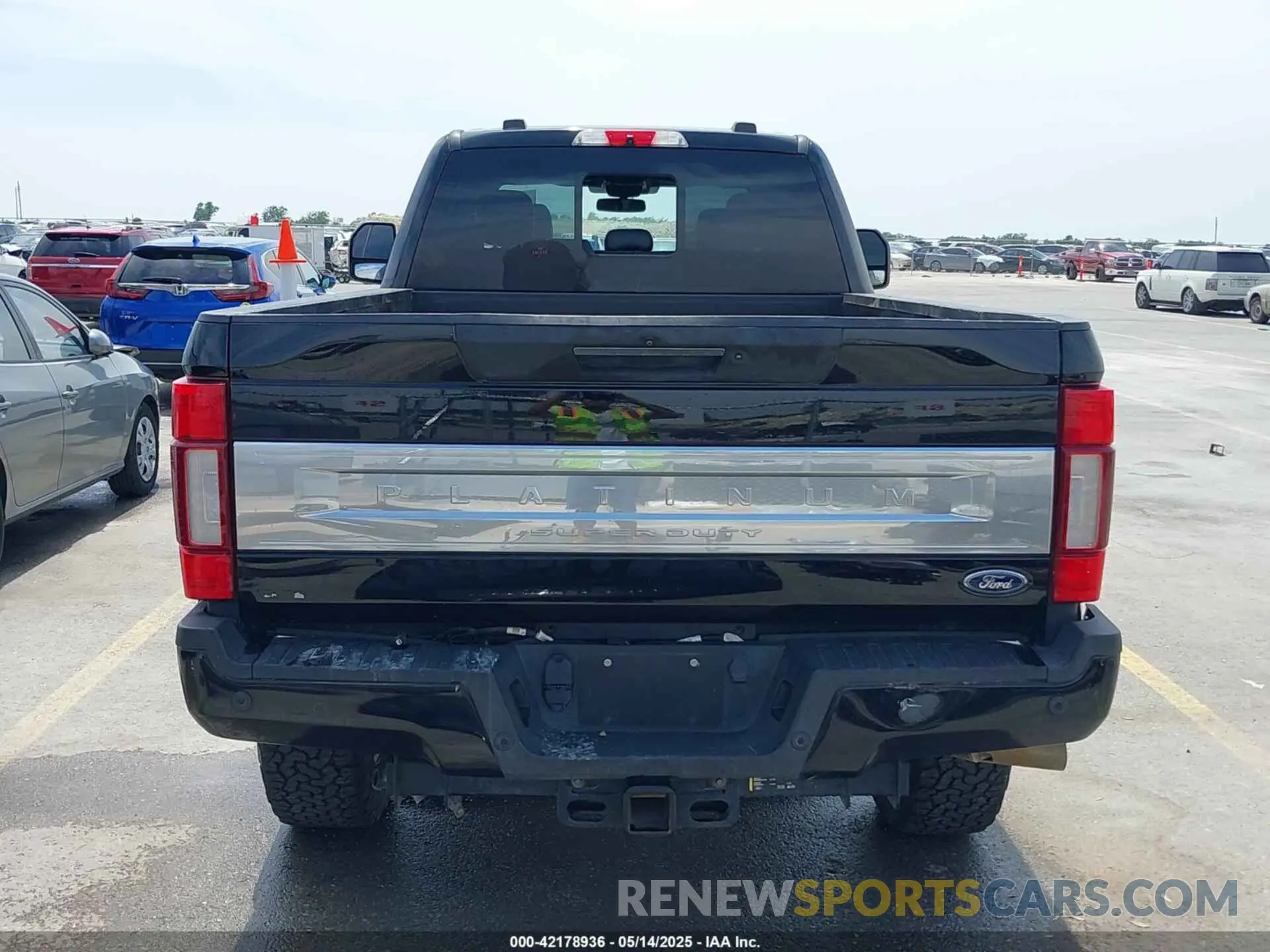 19 Photograph of a damaged car 1FT8W3BT6LEE19004 FORD F-350 2020