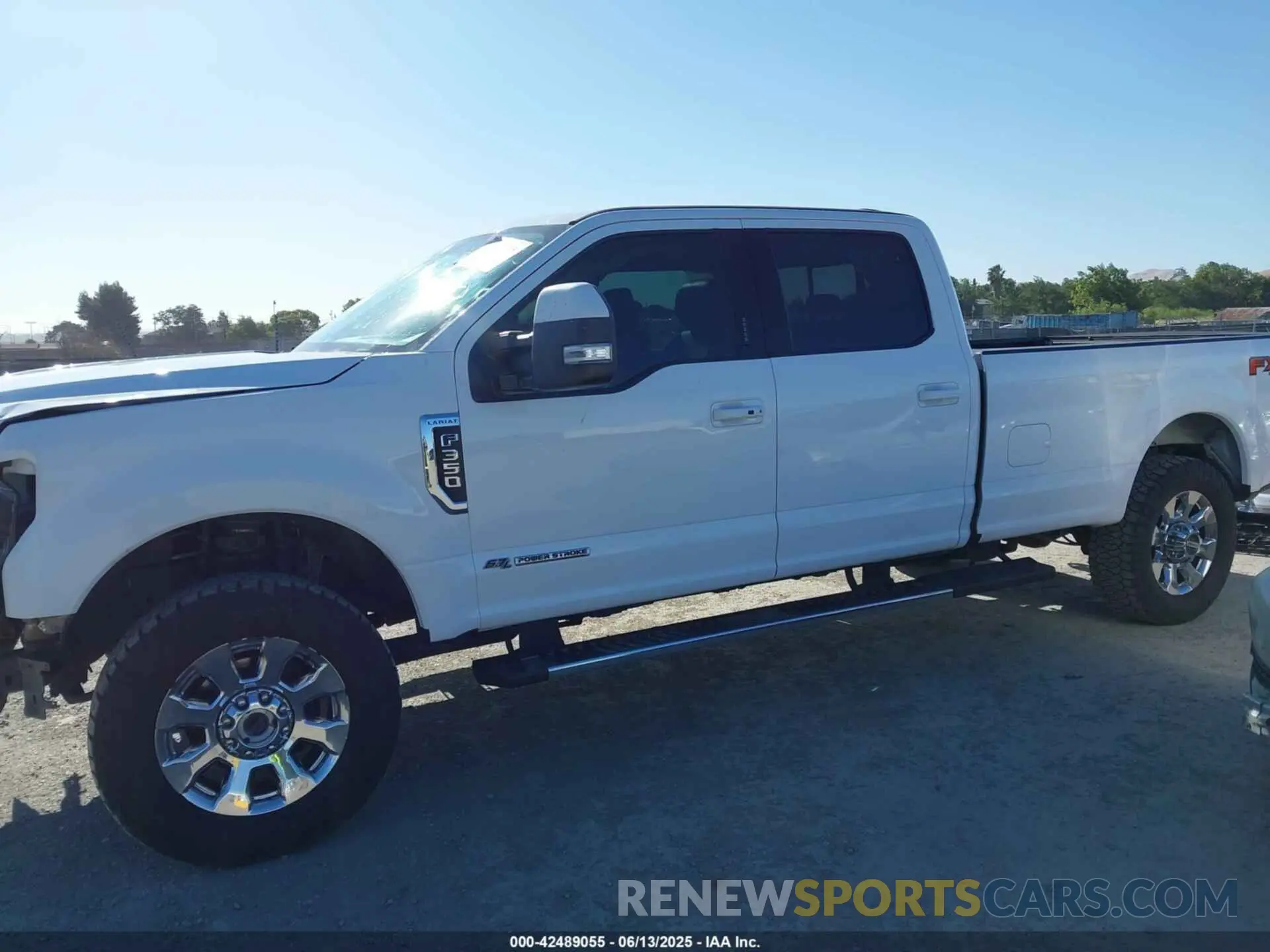 15 Photograph of a damaged car 1FT8W3BT7LEE63190 FORD F-350 2020