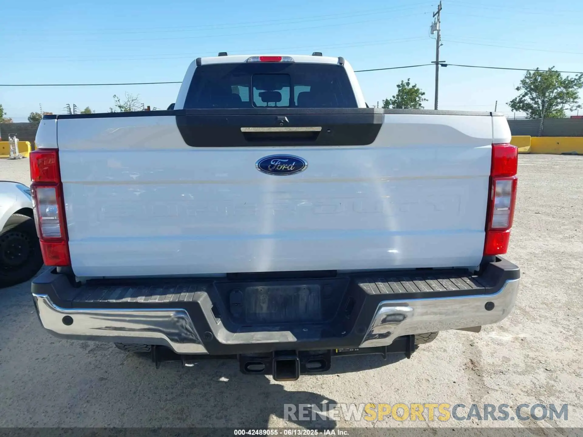 16 Photograph of a damaged car 1FT8W3BT7LEE63190 FORD F-350 2020