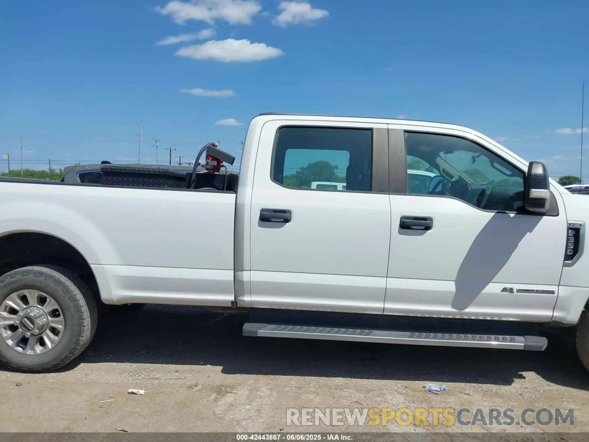 13 Photograph of a damaged car 1FT8W3BT8LEC47011 FORD F-350 2020