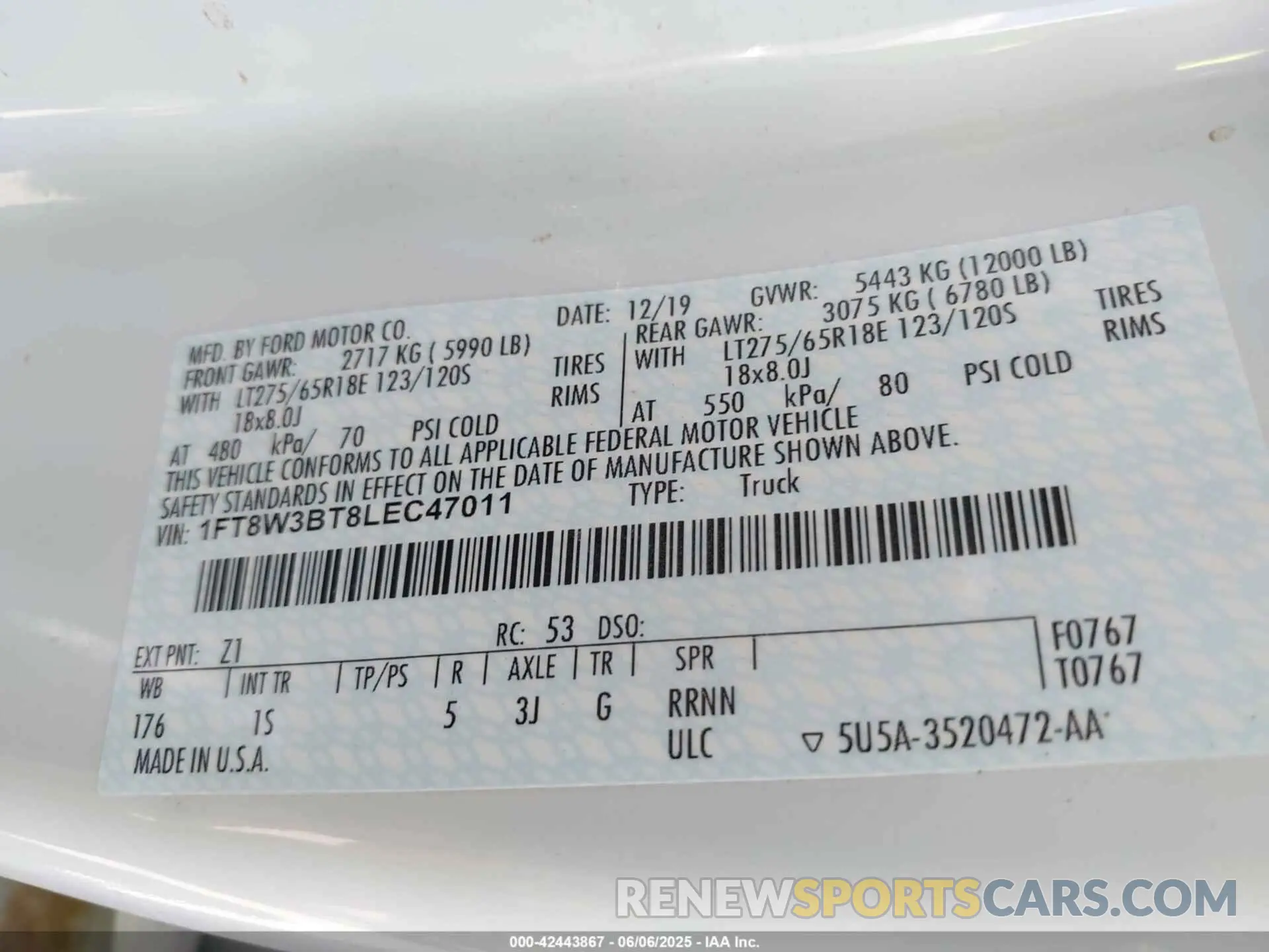 8 Photograph of a damaged car 1FT8W3BT8LEC47011 FORD F-350 2020