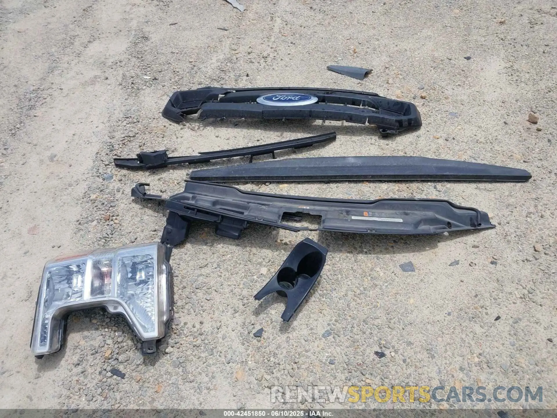 12 Photograph of a damaged car 1FT8W3BT8LED53314 FORD F-350 2020