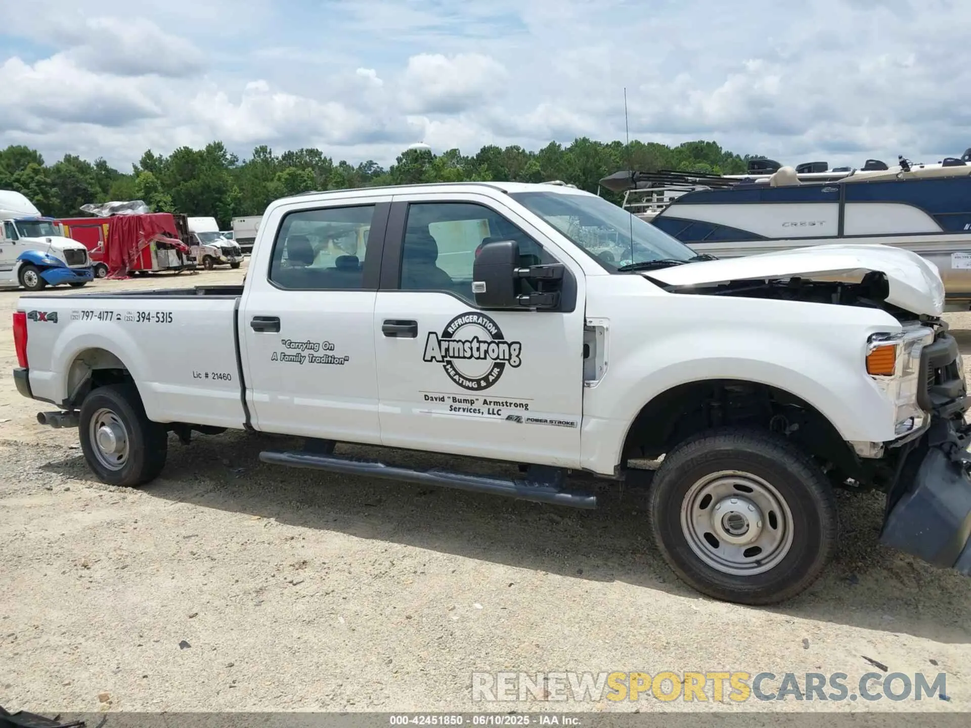 17 Photograph of a damaged car 1FT8W3BT8LED53314 FORD F-350 2020