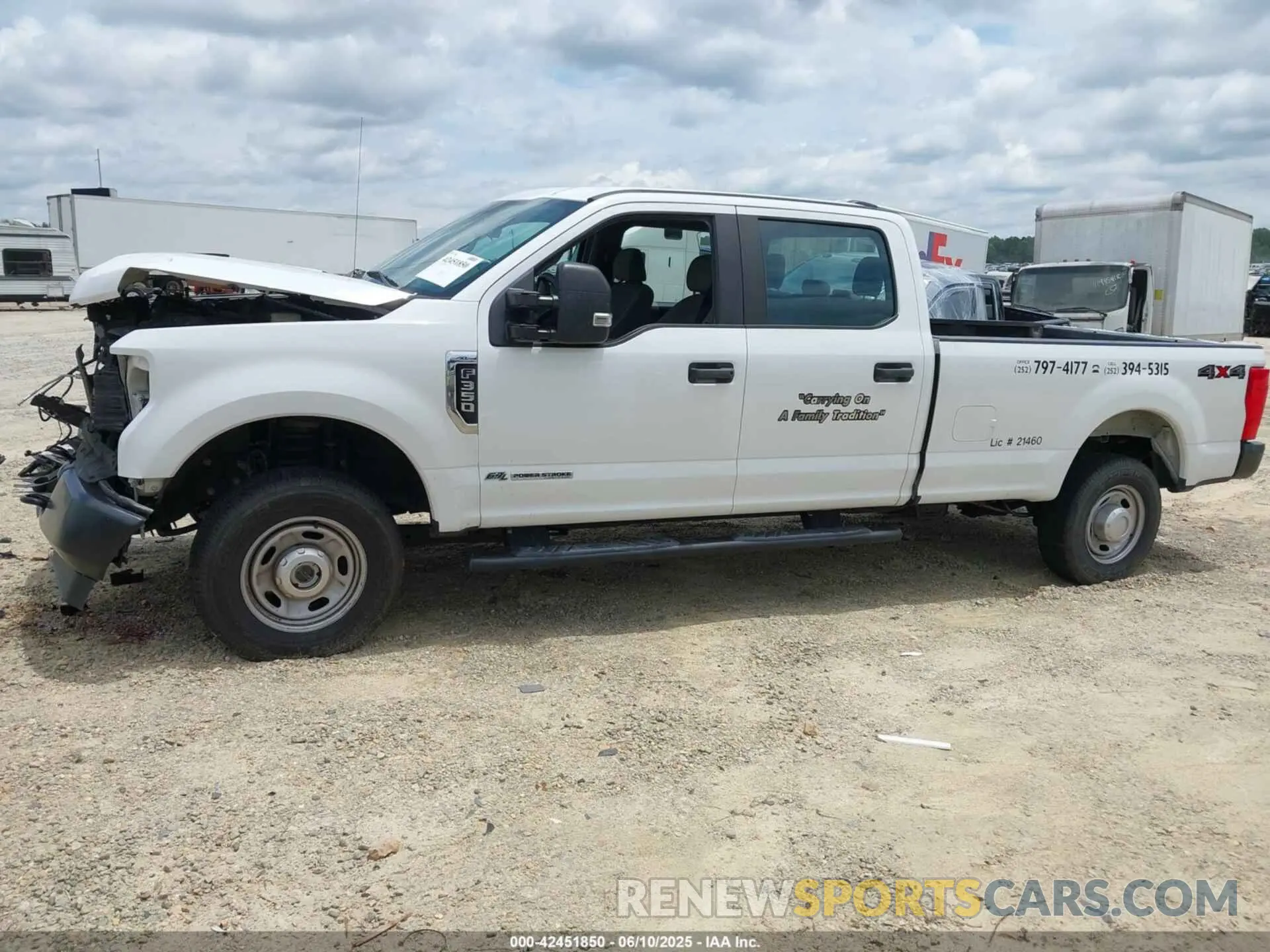 18 Photograph of a damaged car 1FT8W3BT8LED53314 FORD F-350 2020