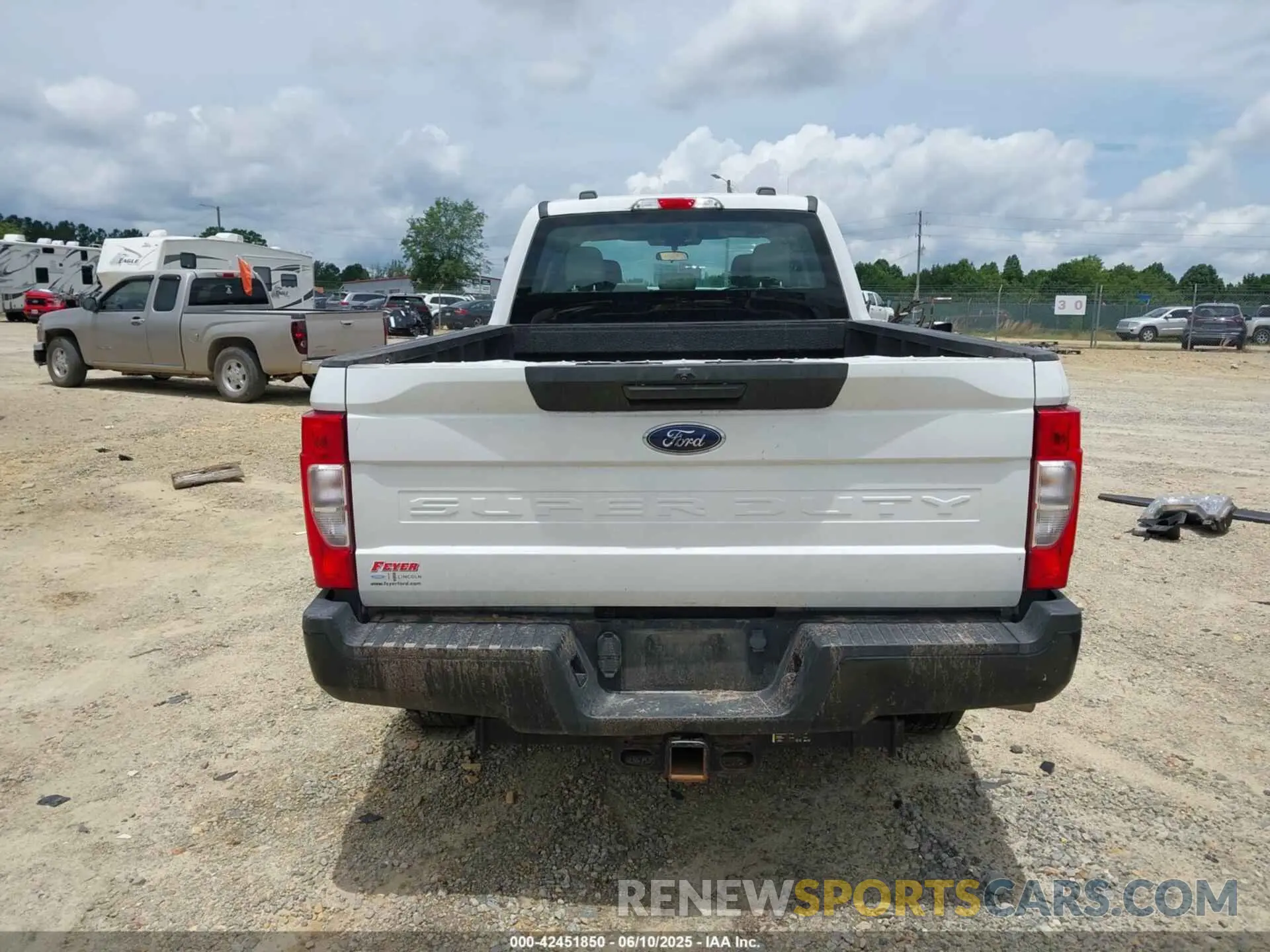 19 Photograph of a damaged car 1FT8W3BT8LED53314 FORD F-350 2020