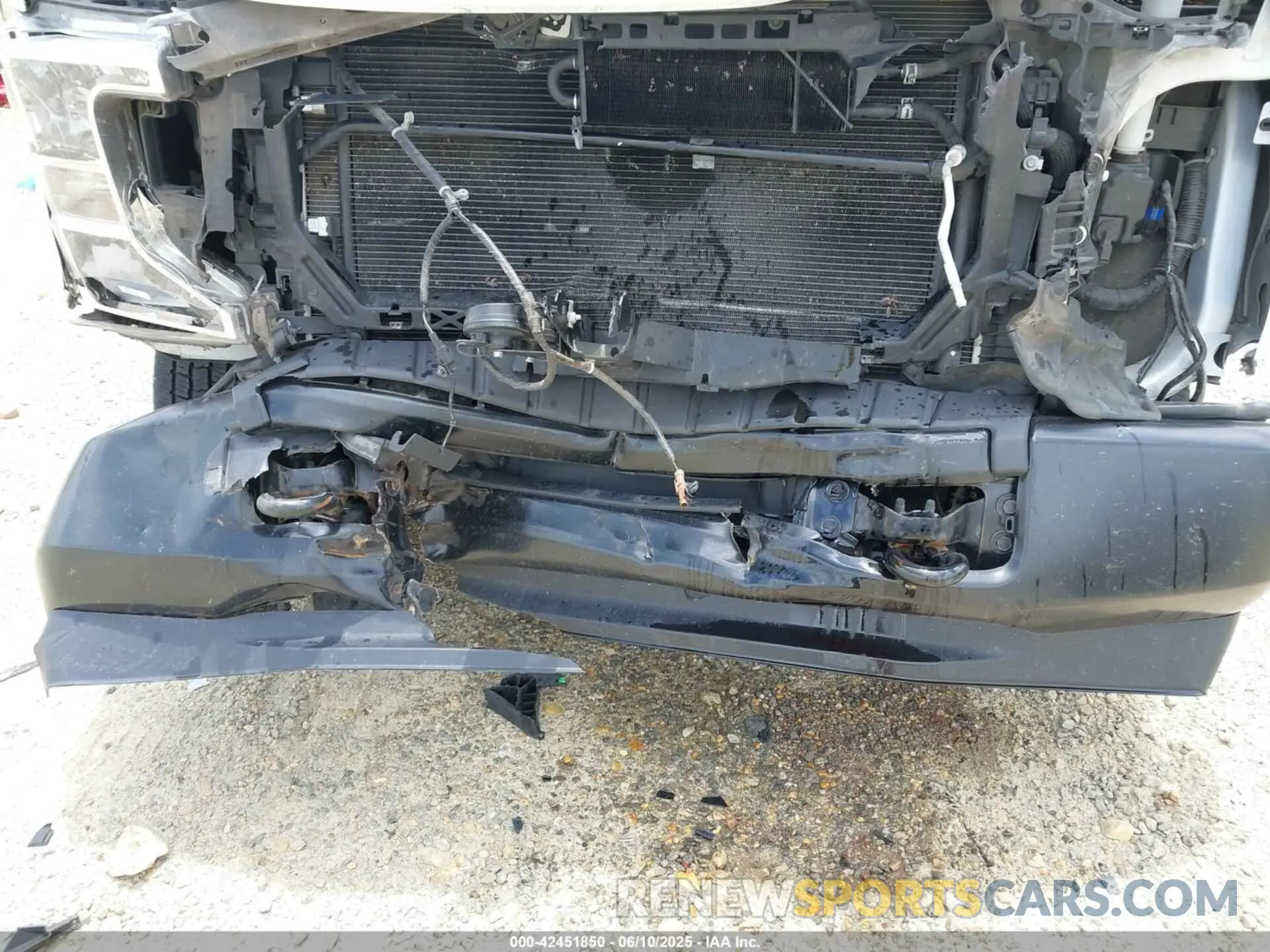 23 Photograph of a damaged car 1FT8W3BT8LED53314 FORD F-350 2020