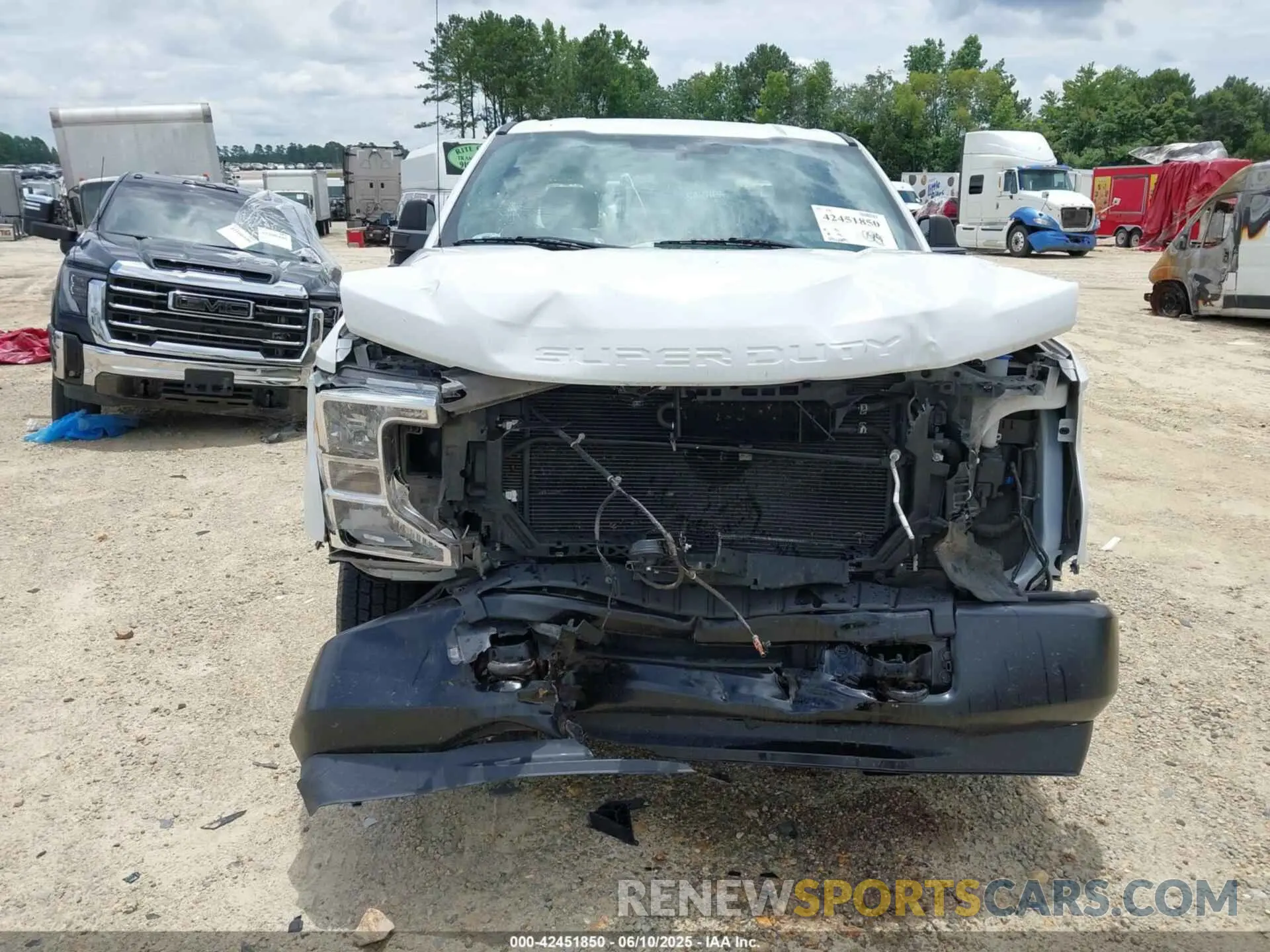 24 Photograph of a damaged car 1FT8W3BT8LED53314 FORD F-350 2020