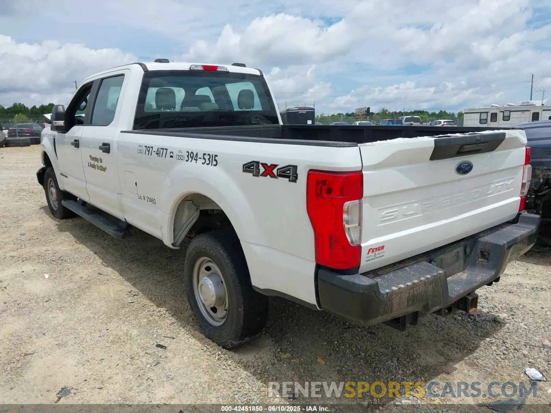 3 Photograph of a damaged car 1FT8W3BT8LED53314 FORD F-350 2020