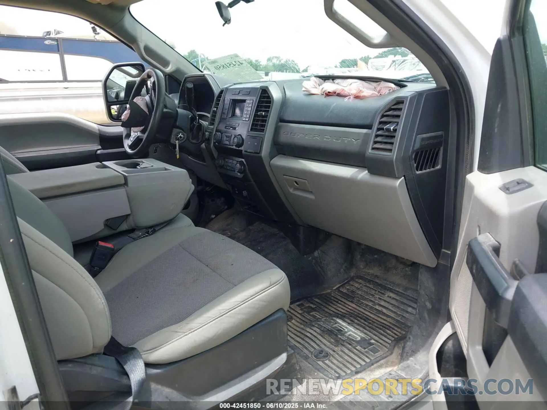 7 Photograph of a damaged car 1FT8W3BT8LED53314 FORD F-350 2020