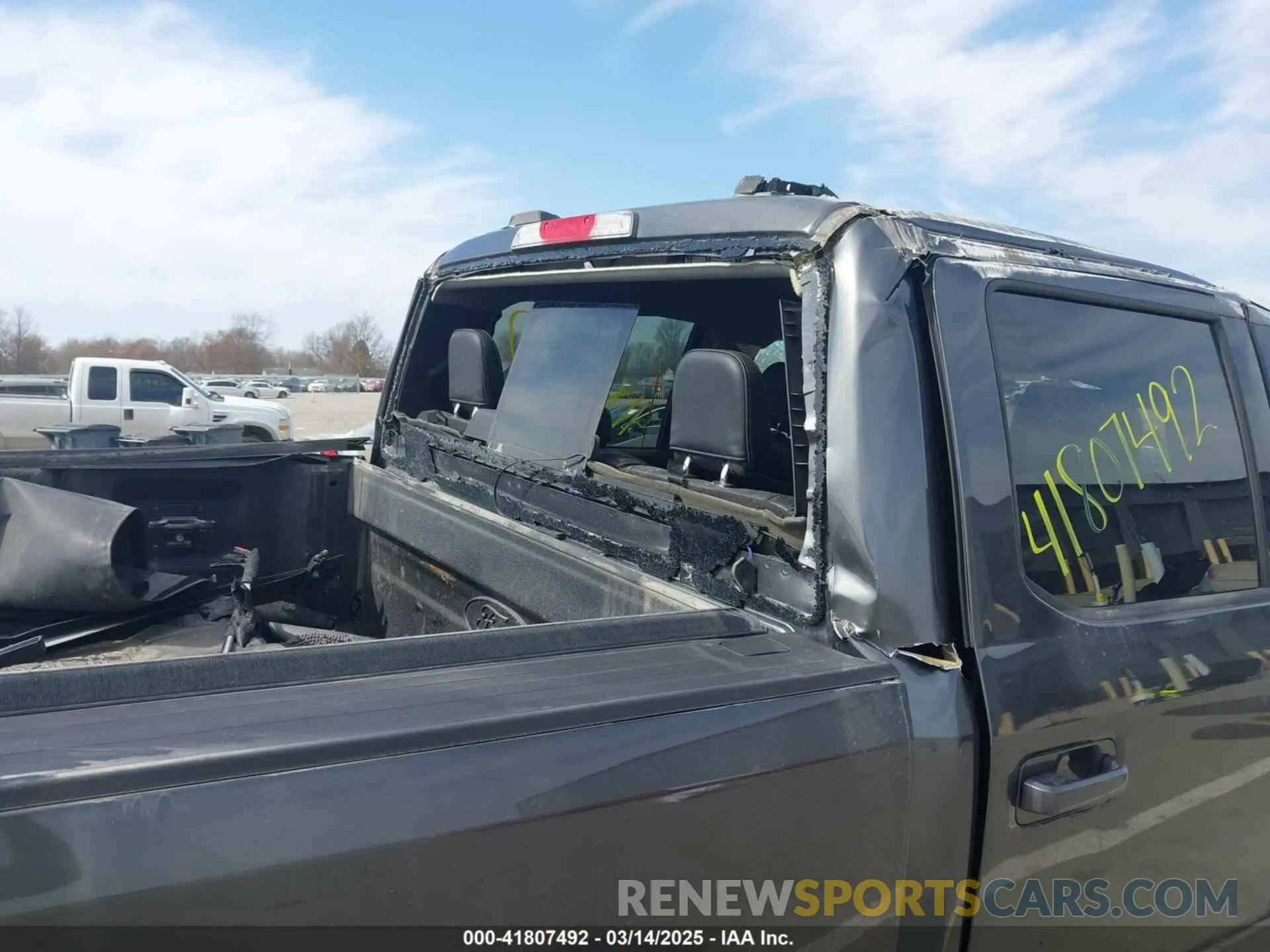 14 Photograph of a damaged car 1FT8W3BT9LED58165 FORD F-350 2020