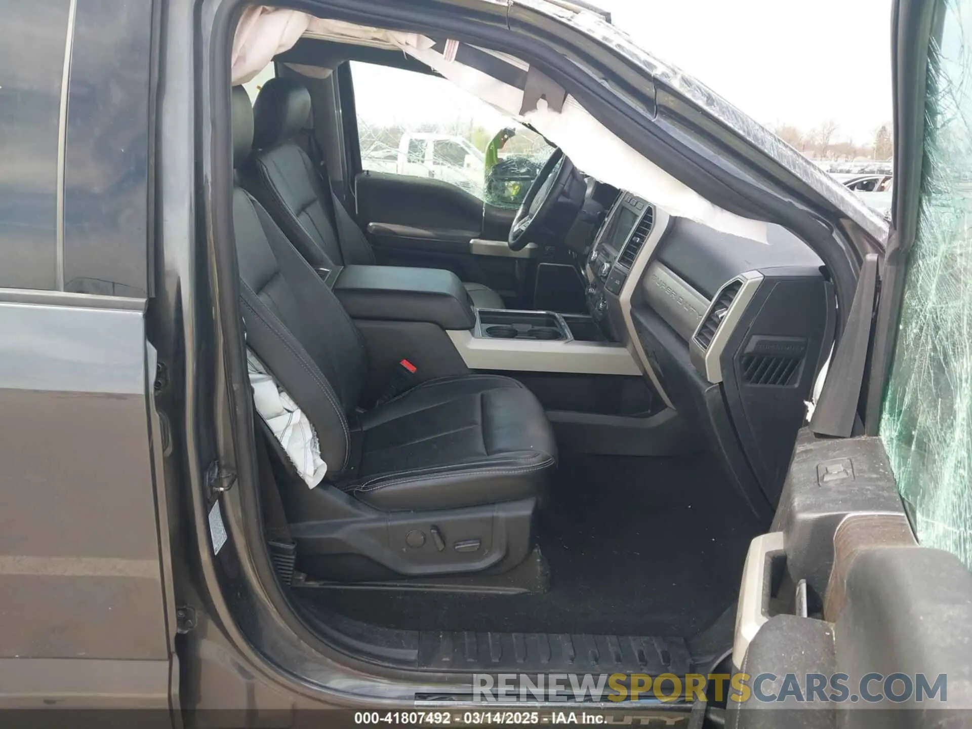 5 Photograph of a damaged car 1FT8W3BT9LED58165 FORD F-350 2020