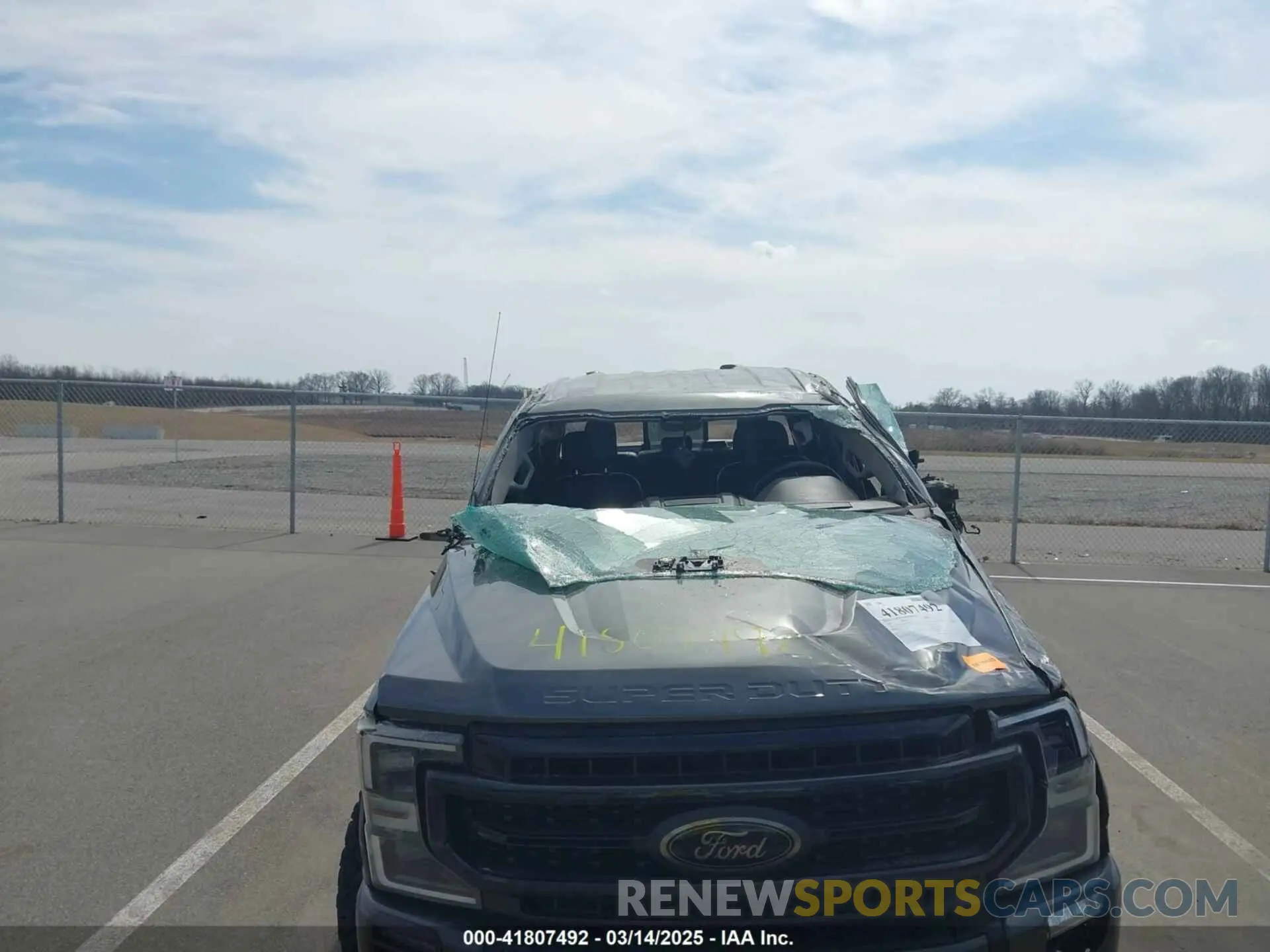 6 Photograph of a damaged car 1FT8W3BT9LED58165 FORD F-350 2020