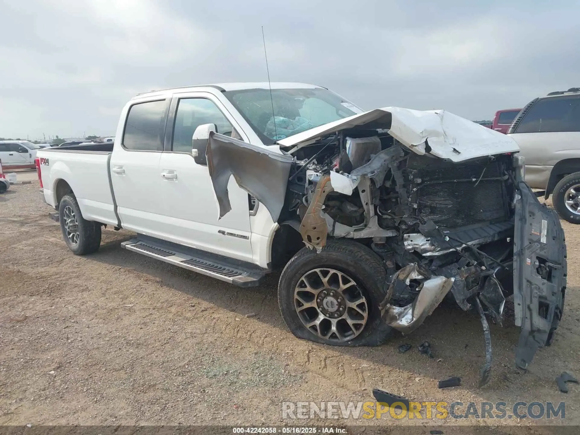 1 Photograph of a damaged car 1FT8W3BT9LED76262 FORD F-350 2020