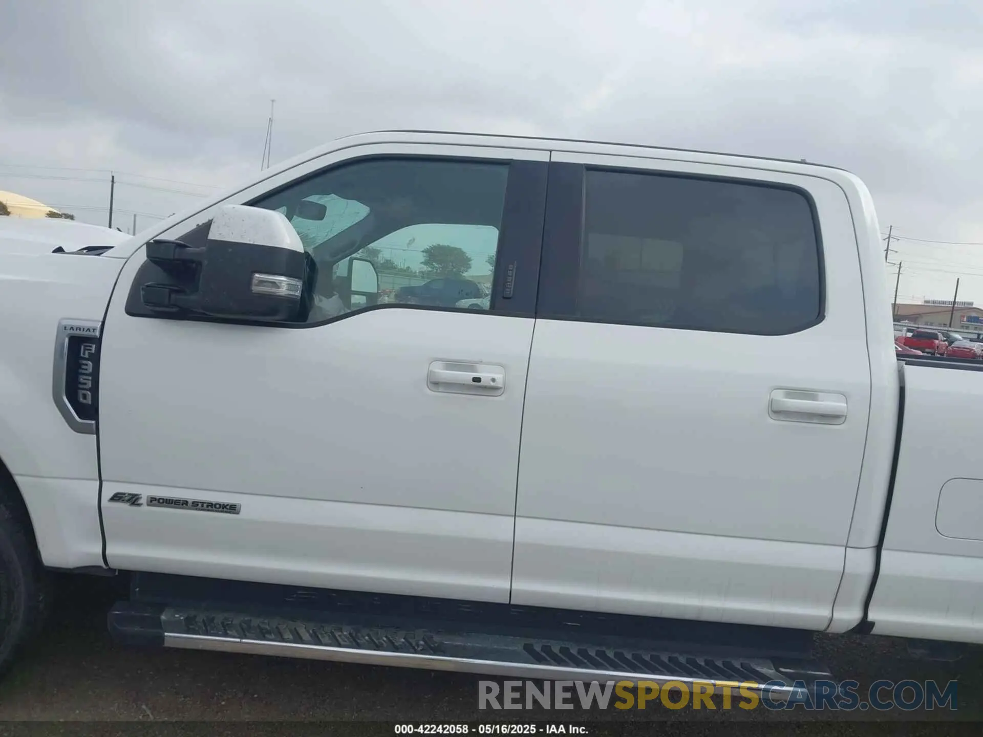 14 Photograph of a damaged car 1FT8W3BT9LED76262 FORD F-350 2020