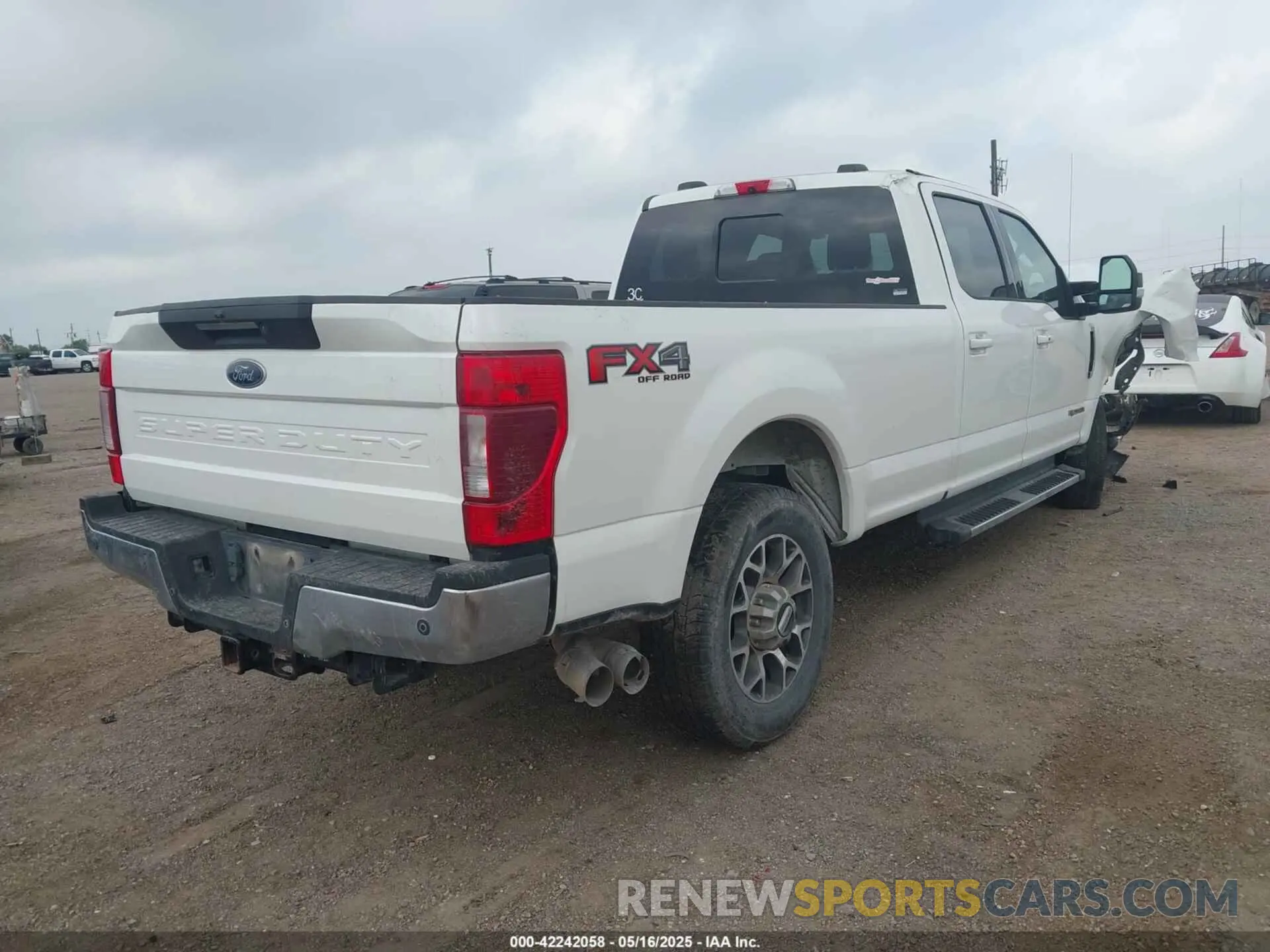 4 Photograph of a damaged car 1FT8W3BT9LED76262 FORD F-350 2020