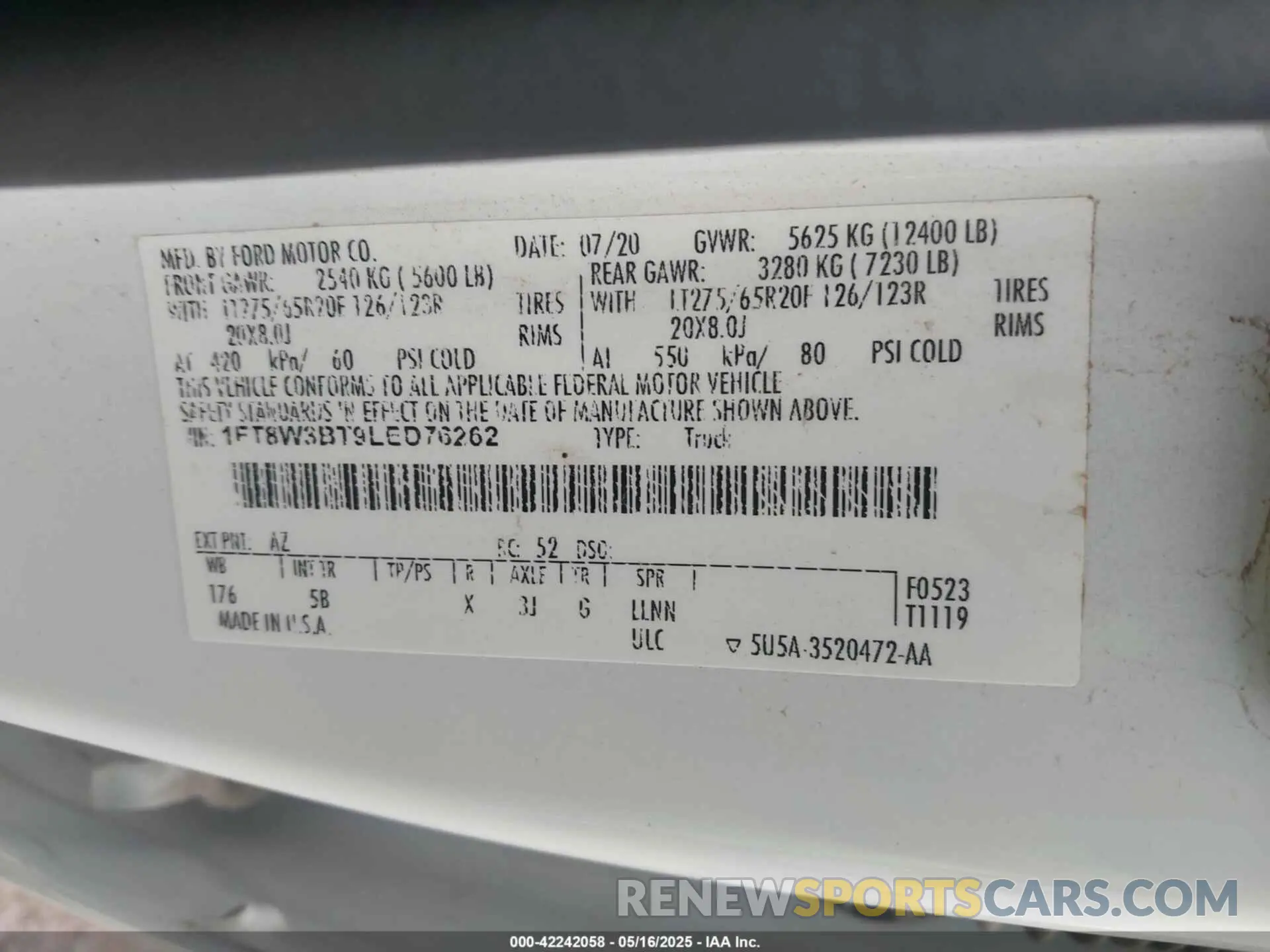 9 Photograph of a damaged car 1FT8W3BT9LED76262 FORD F-350 2020