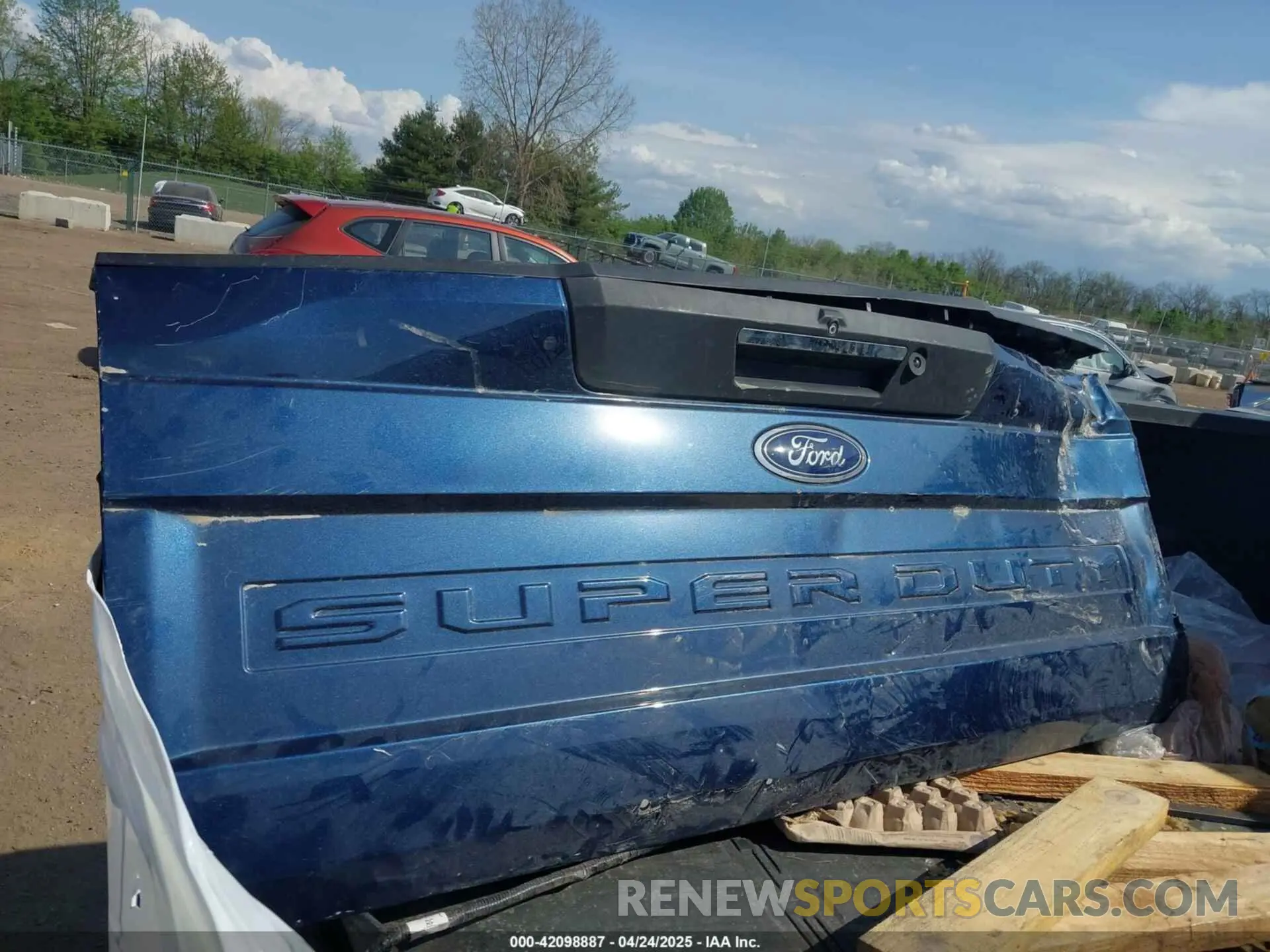 13 Photograph of a damaged car 1FT8W3BTXLEC38780 FORD F-350 2020