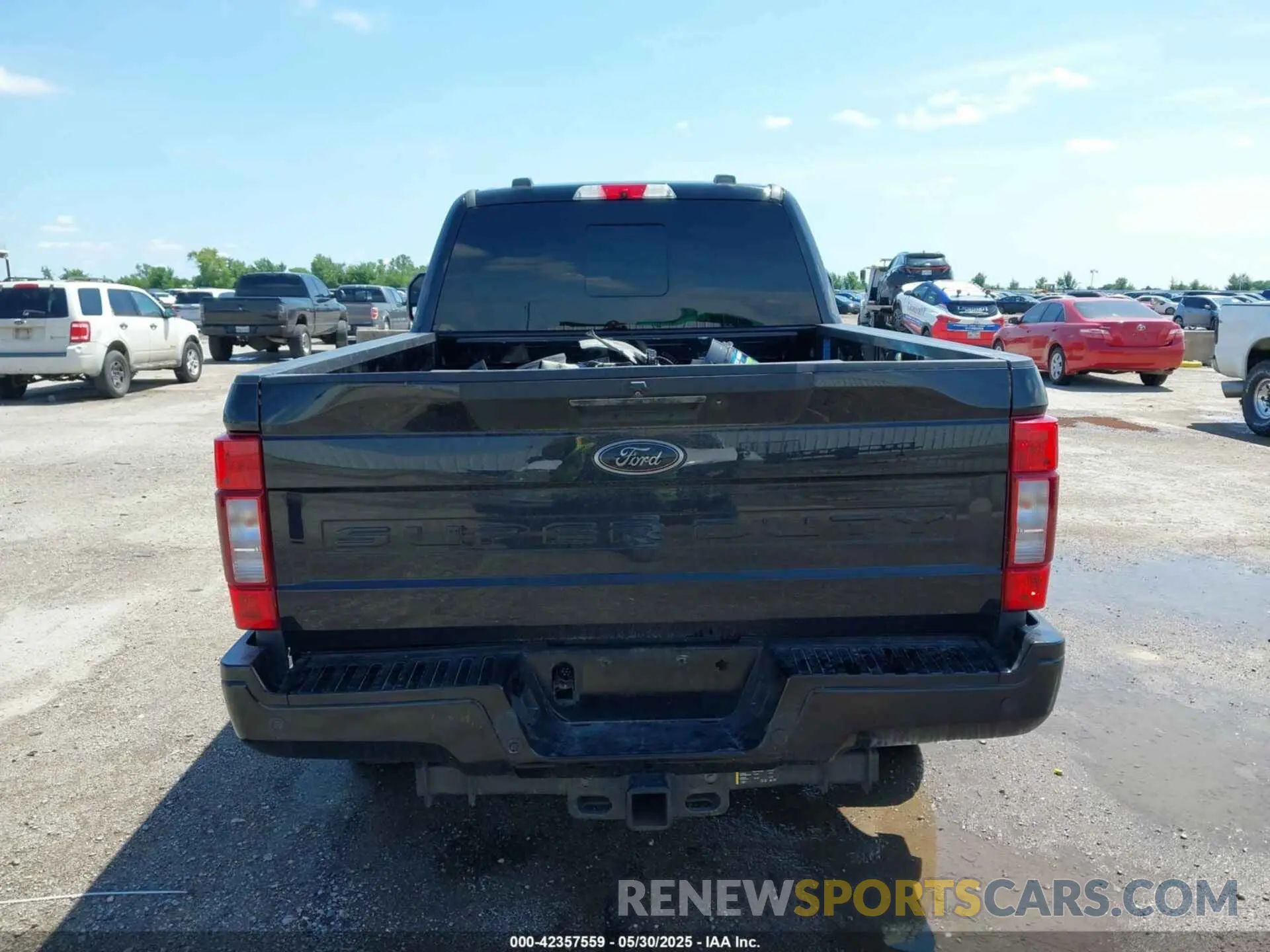 15 Photograph of a damaged car 1FT8W3BTXLEE99357 FORD F-350 2020