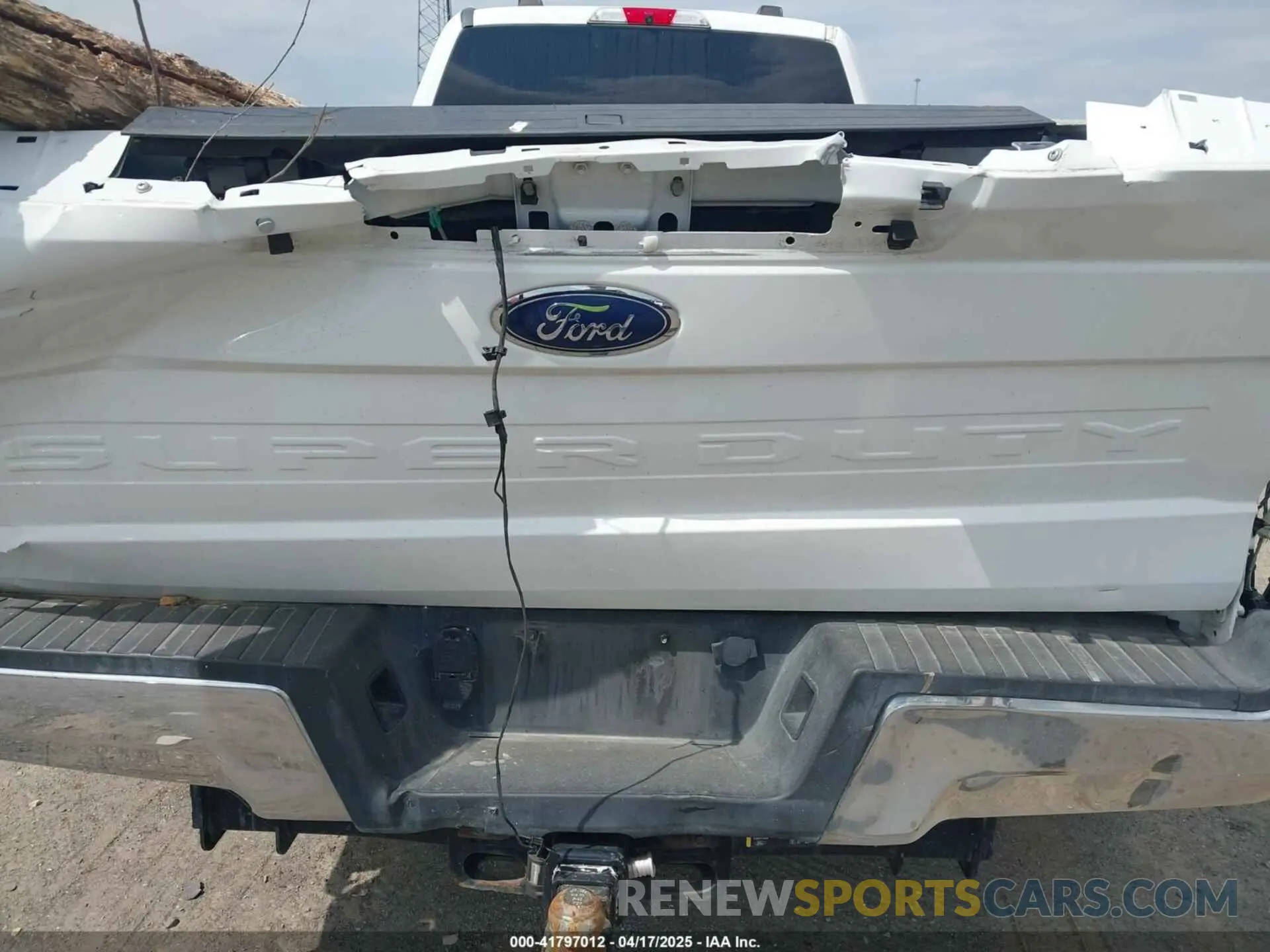 13 Photograph of a damaged car 1FT8W3DT1LEC88058 FORD F-350 2020