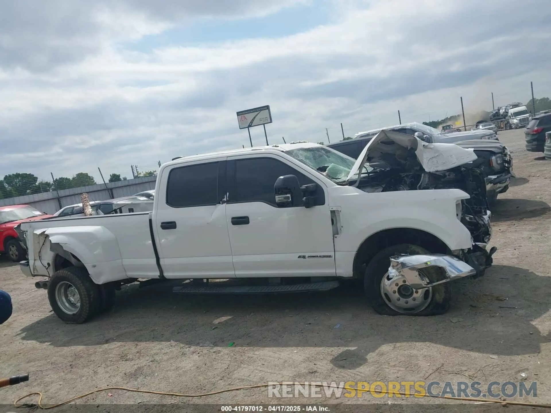 15 Photograph of a damaged car 1FT8W3DT1LEC88058 FORD F-350 2020