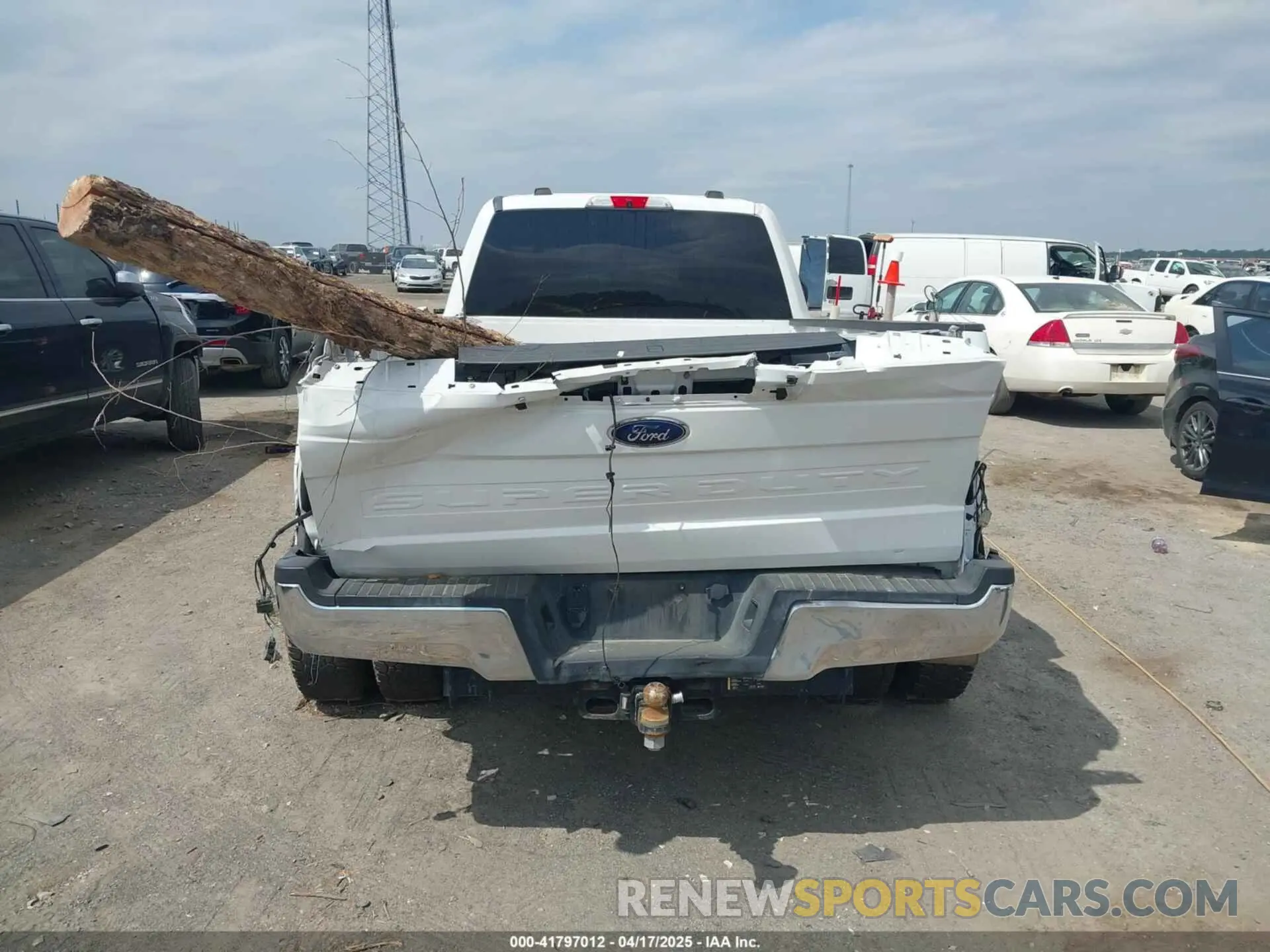 20 Photograph of a damaged car 1FT8W3DT1LEC88058 FORD F-350 2020