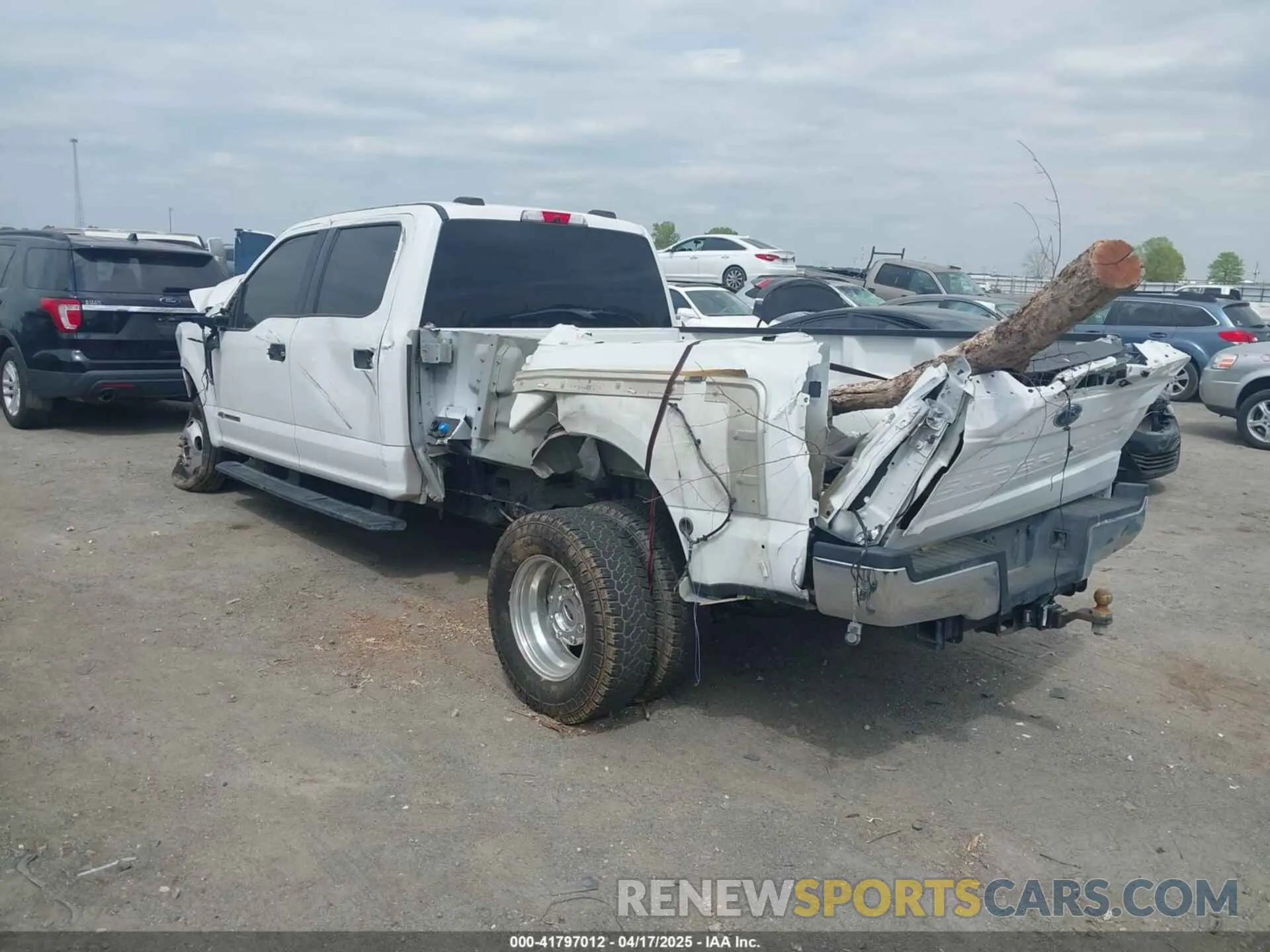 3 Photograph of a damaged car 1FT8W3DT1LEC88058 FORD F-350 2020