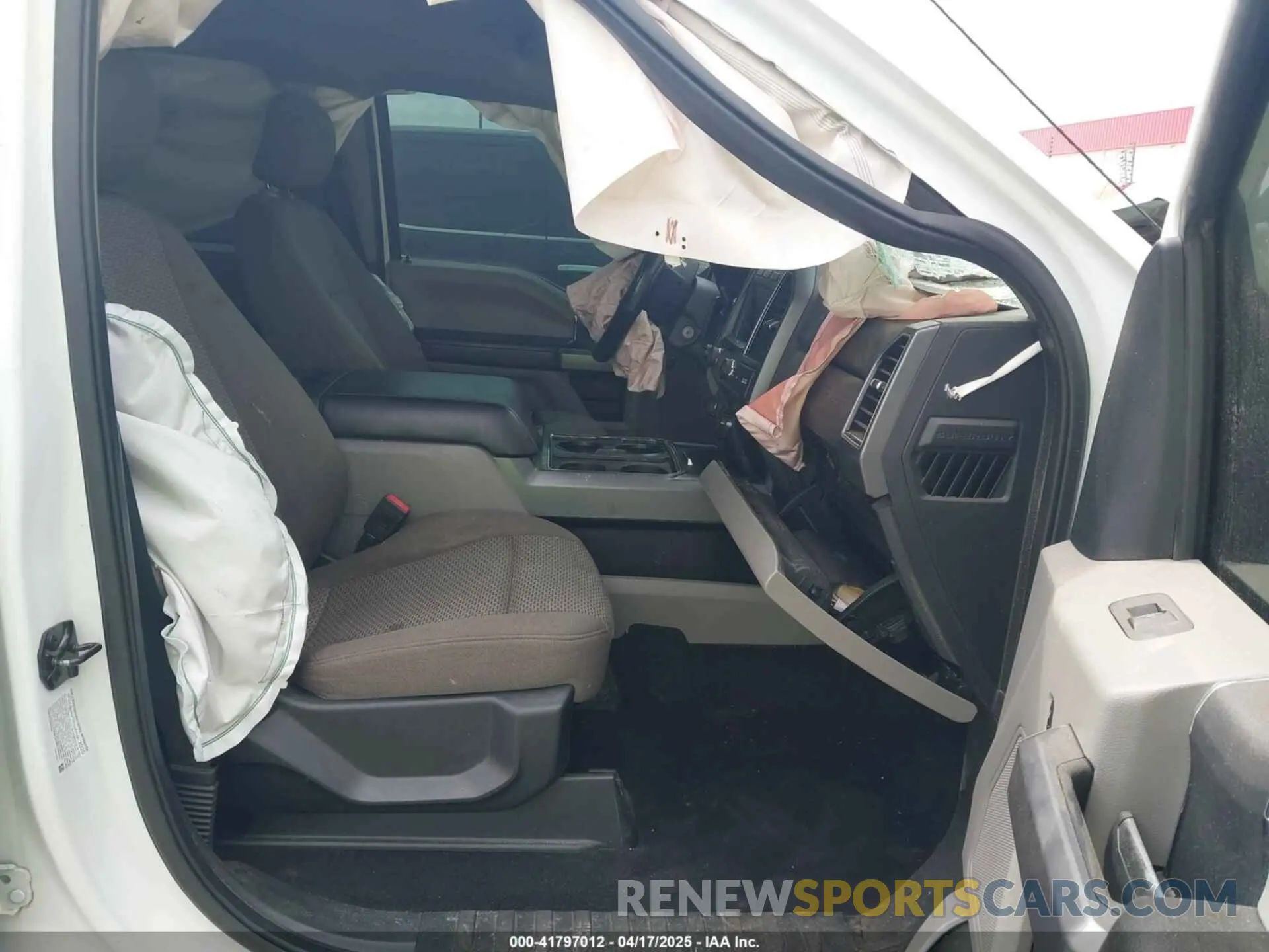 7 Photograph of a damaged car 1FT8W3DT1LEC88058 FORD F-350 2020