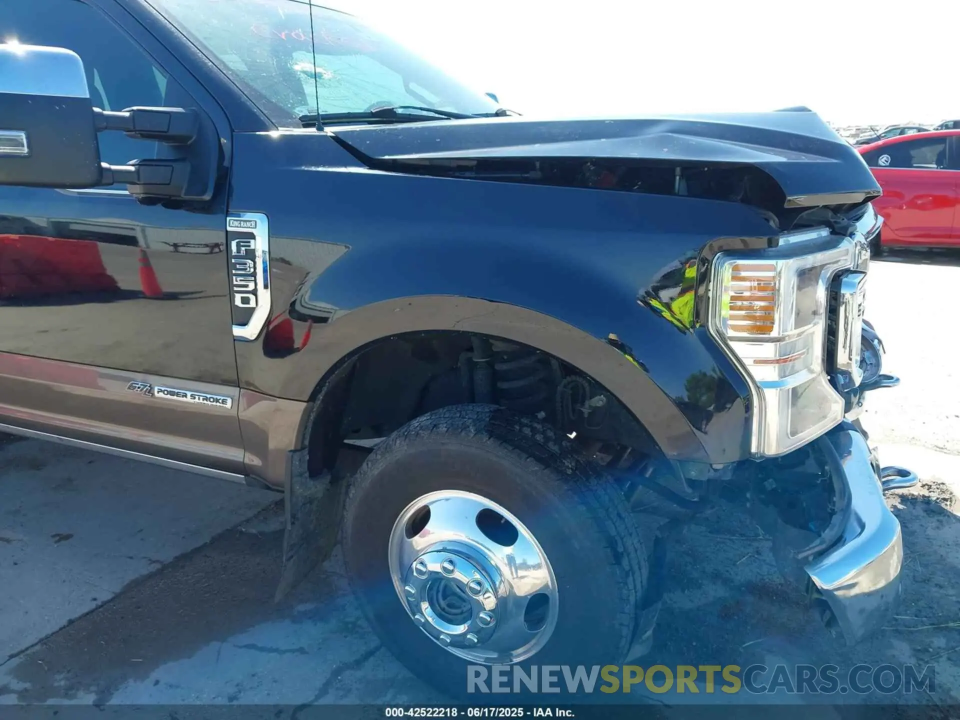 14 Photograph of a damaged car 1FT8W3DT6LEE74744 FORD F-350 2020